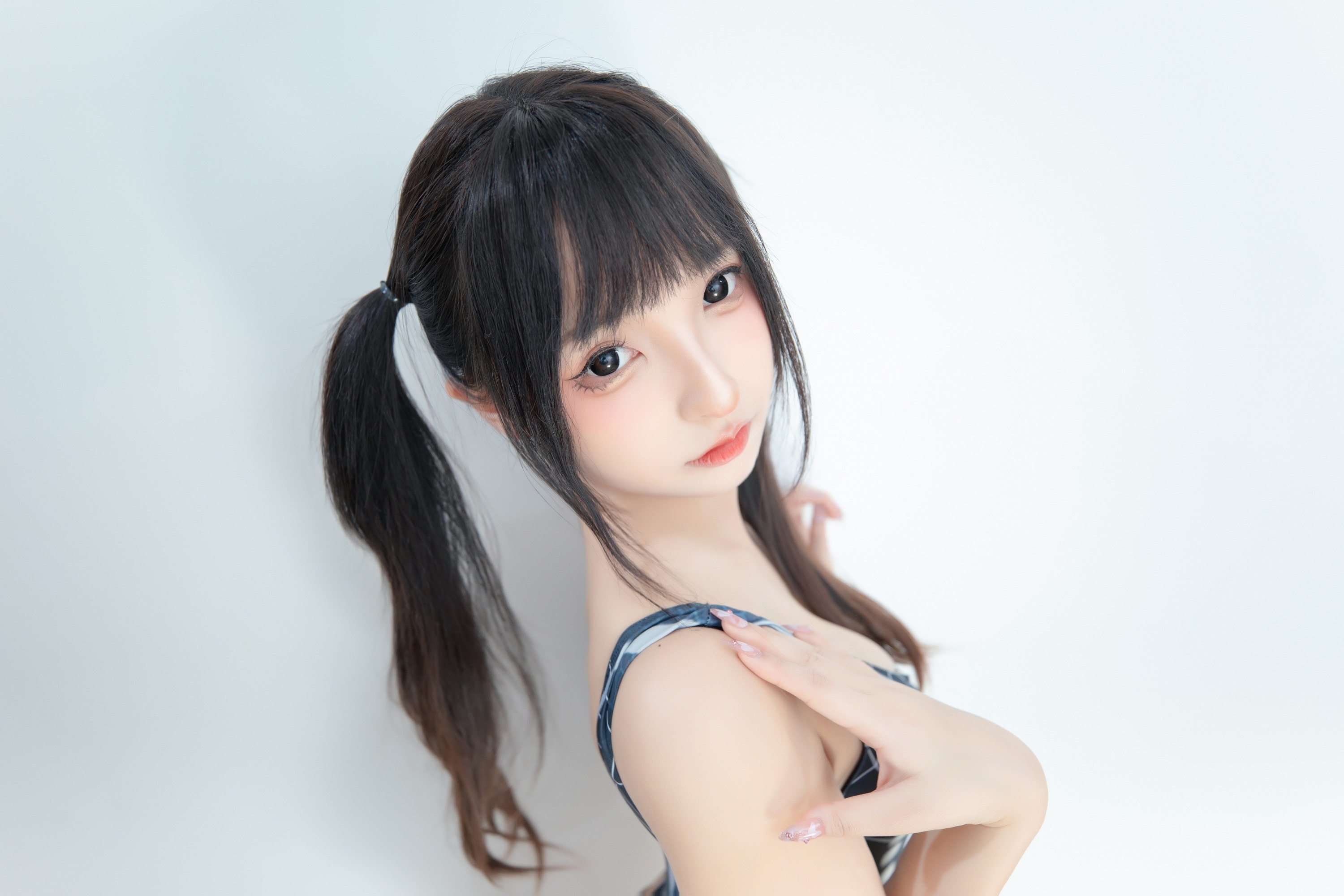 神楽坂真冬蜘蛛女孩75P182MB免费资源