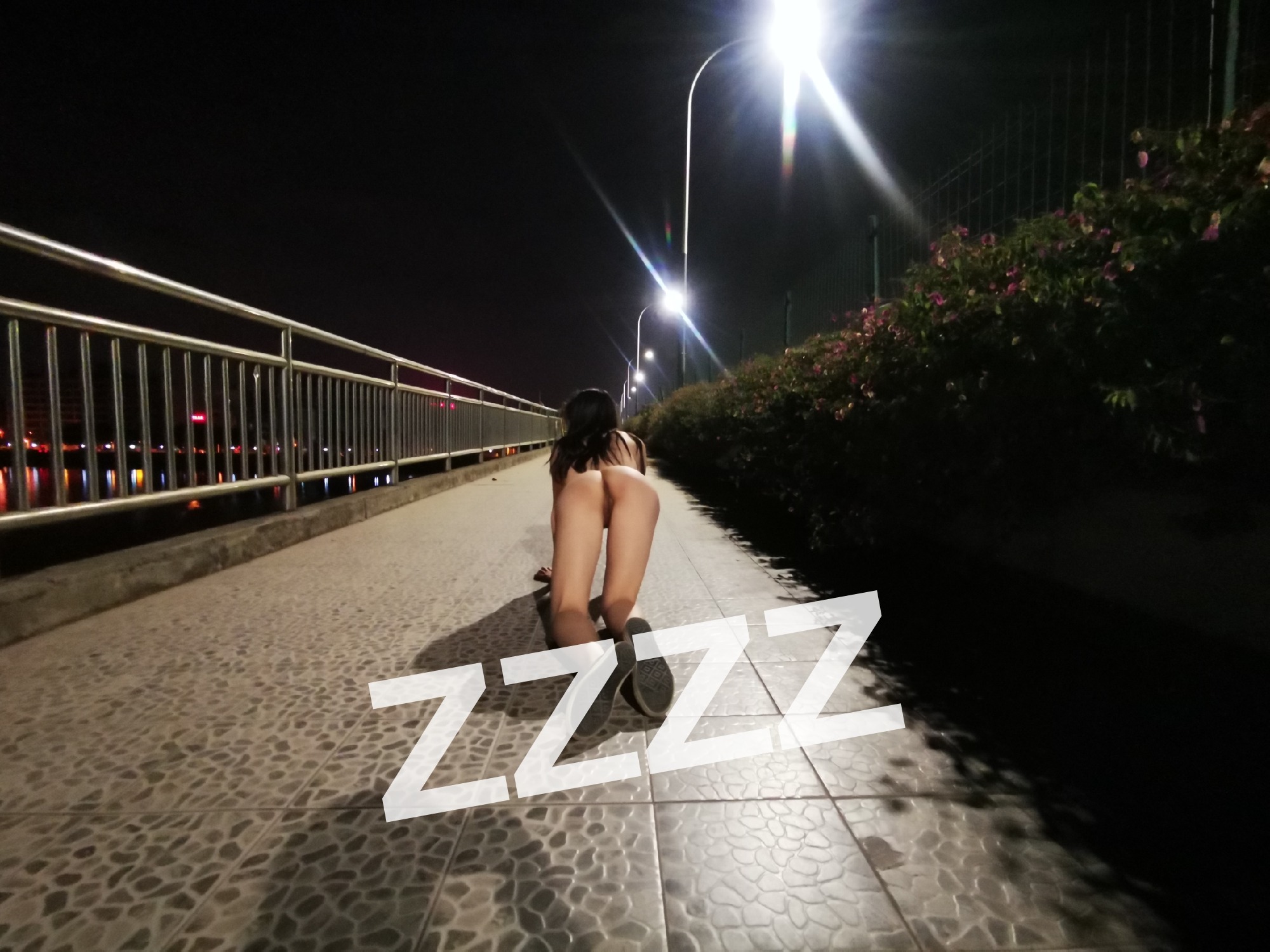 广州情侣ZZZZ全裸露出126P0812免费体验
