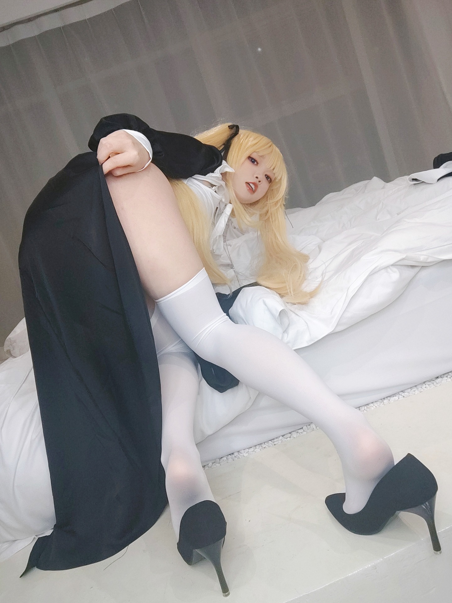 神沢永莉英梨梨修女自拍129P200MB高清写真