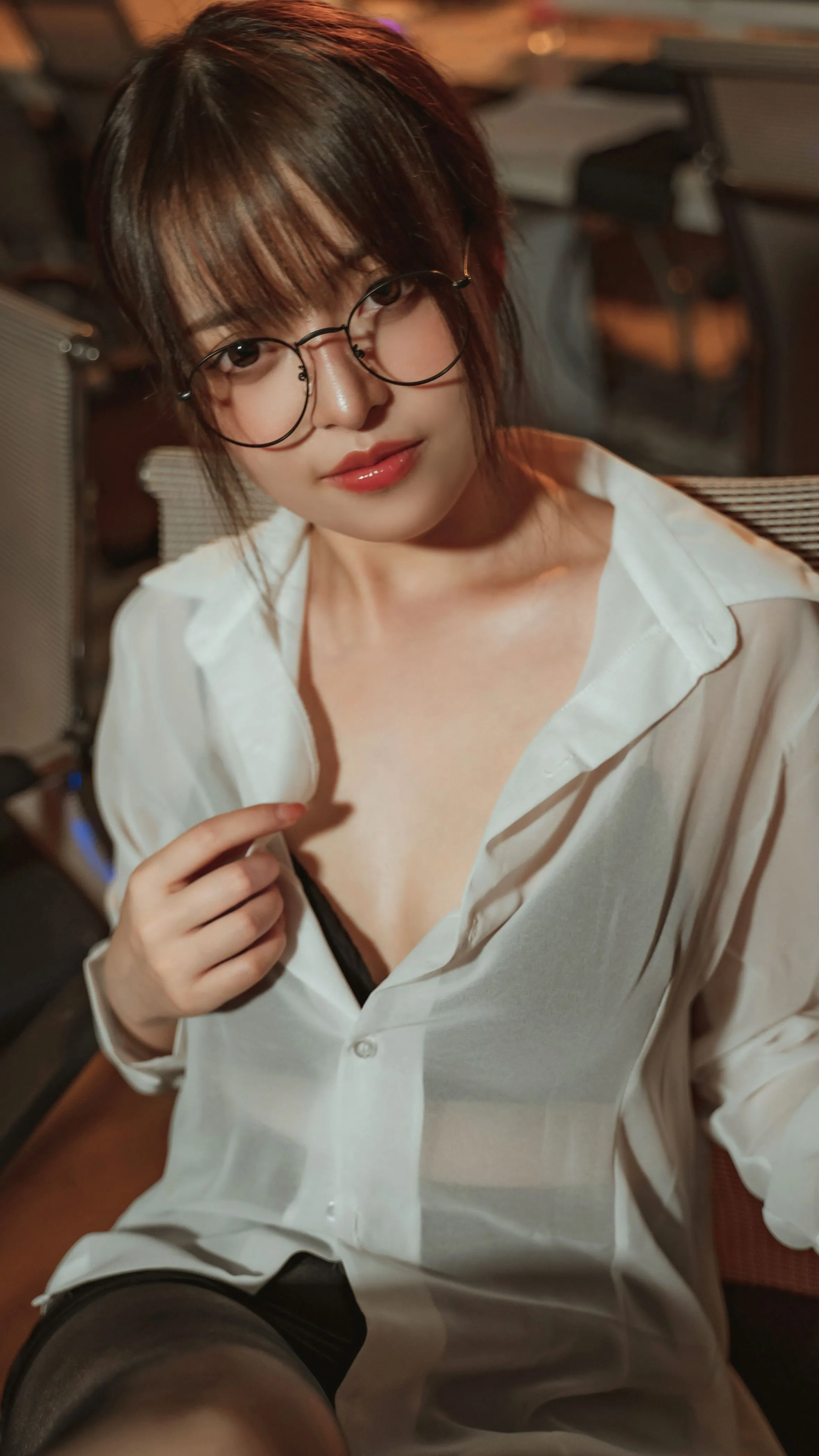 草莓味的奈奈兔办公室OL欲望教师42P04313V分享专区