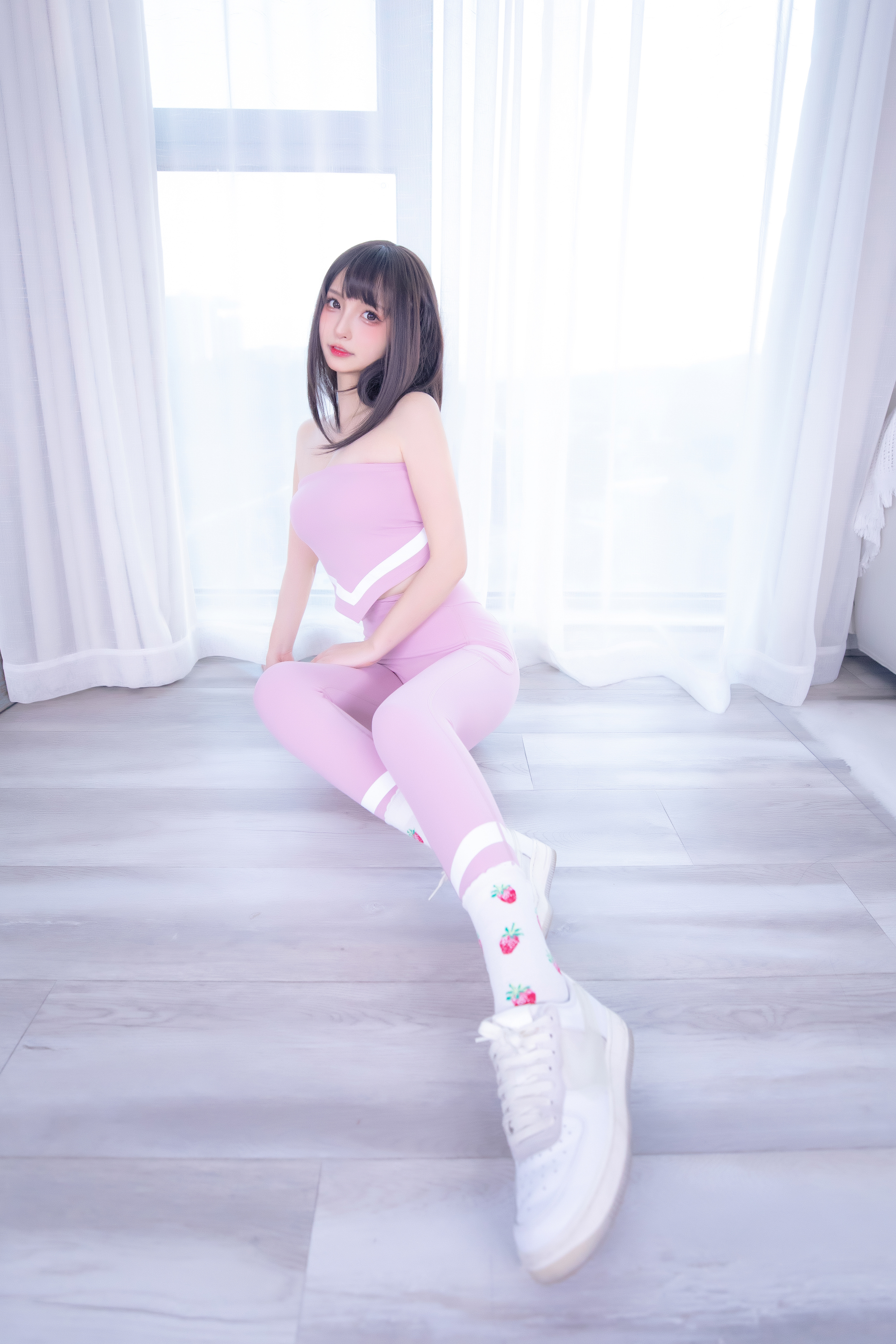 神楽坂真冬草莓蜜桃75P143MB免费资源