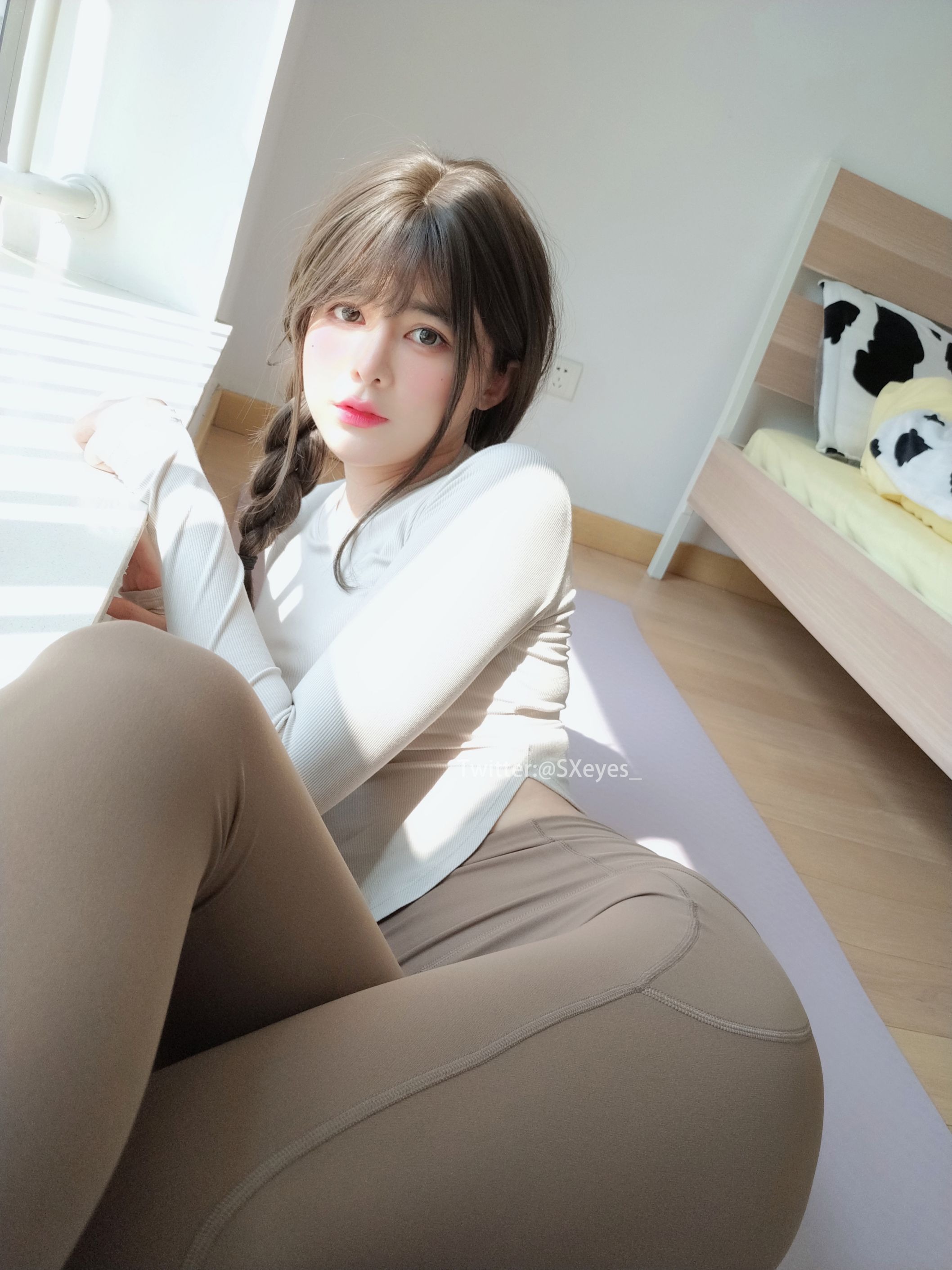 眼酱大魔王wNO65Vol32瑜伽服32P160MB0327分享专区