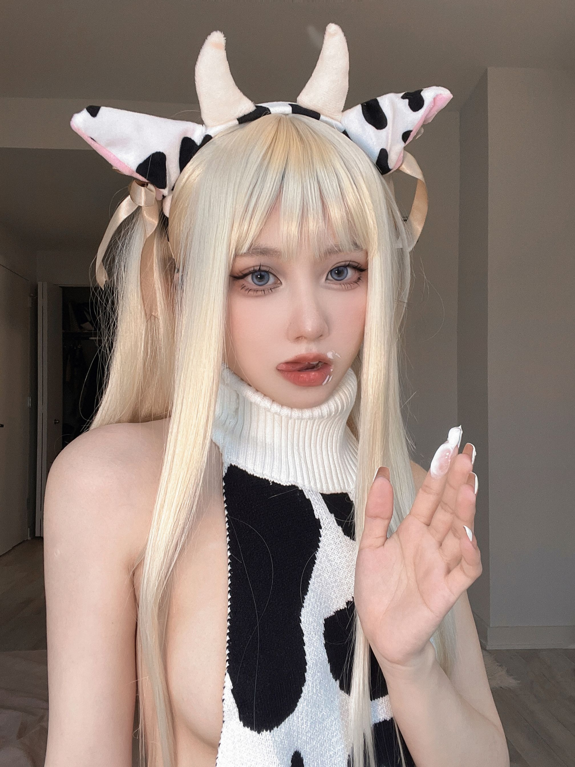 果咩酱w小奶牛33P1V287MB在线欣赏