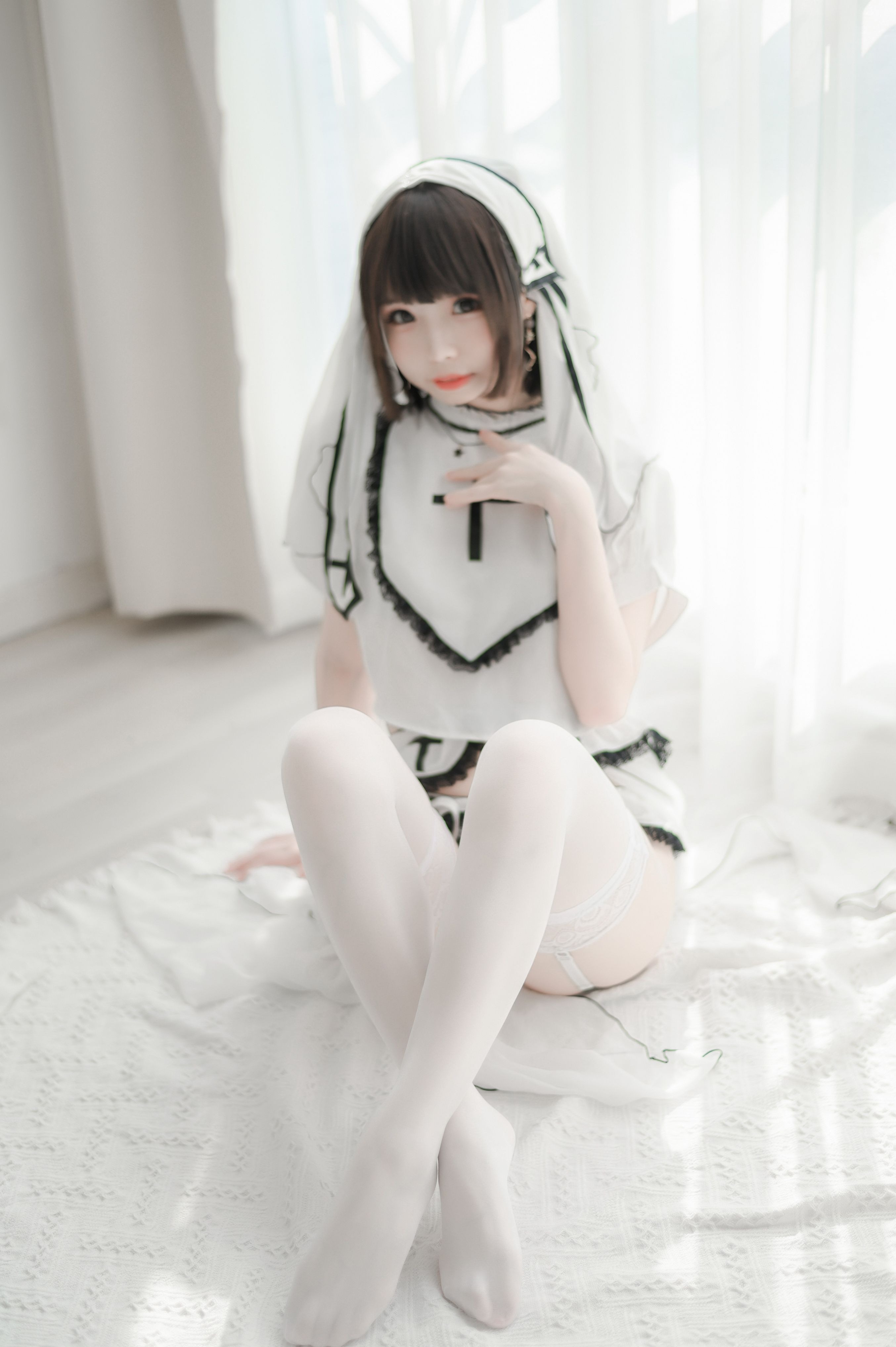 十万珍吱伏特NO03修女49P210MB人气合集