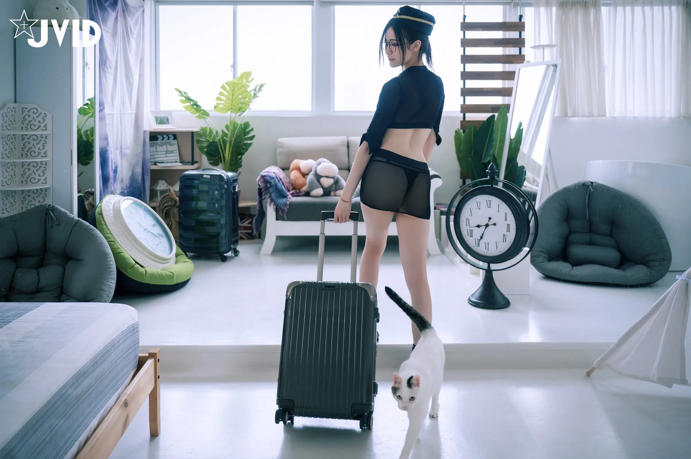 JVID阿黎暗黑空姐套图