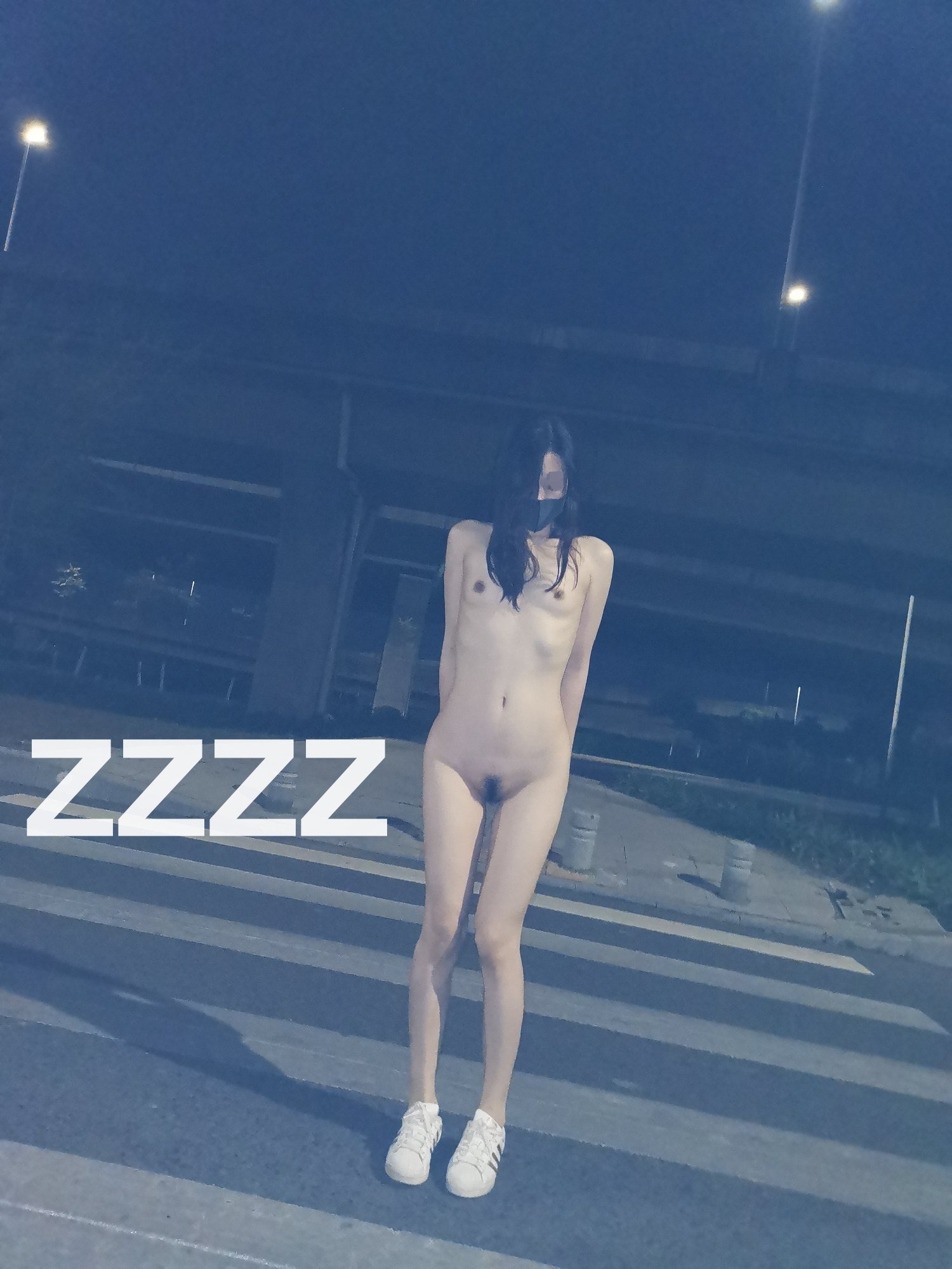 广州情侣ZZZZ全裸露出126P0812免费体验