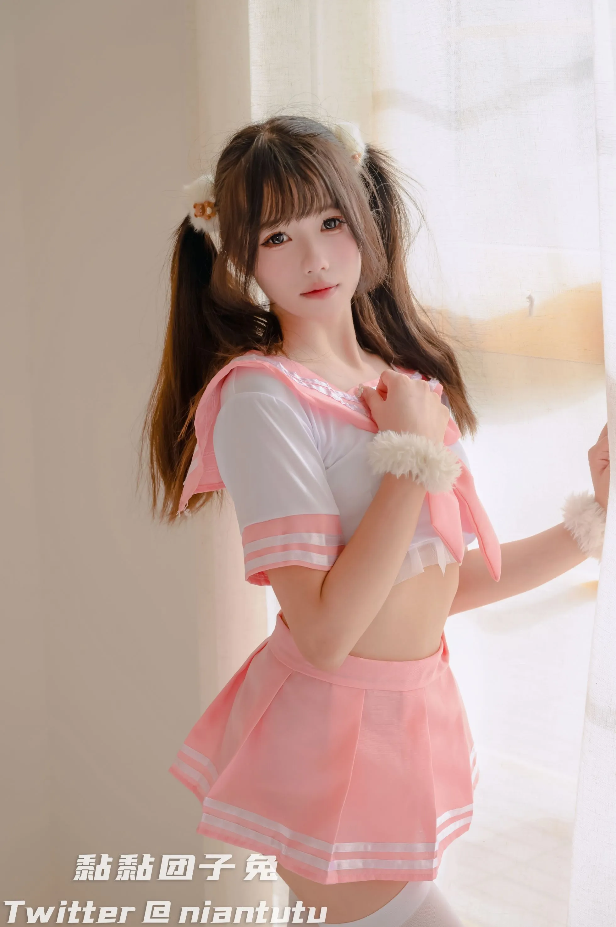 黏黏团子兔粉嫩JK热门写真