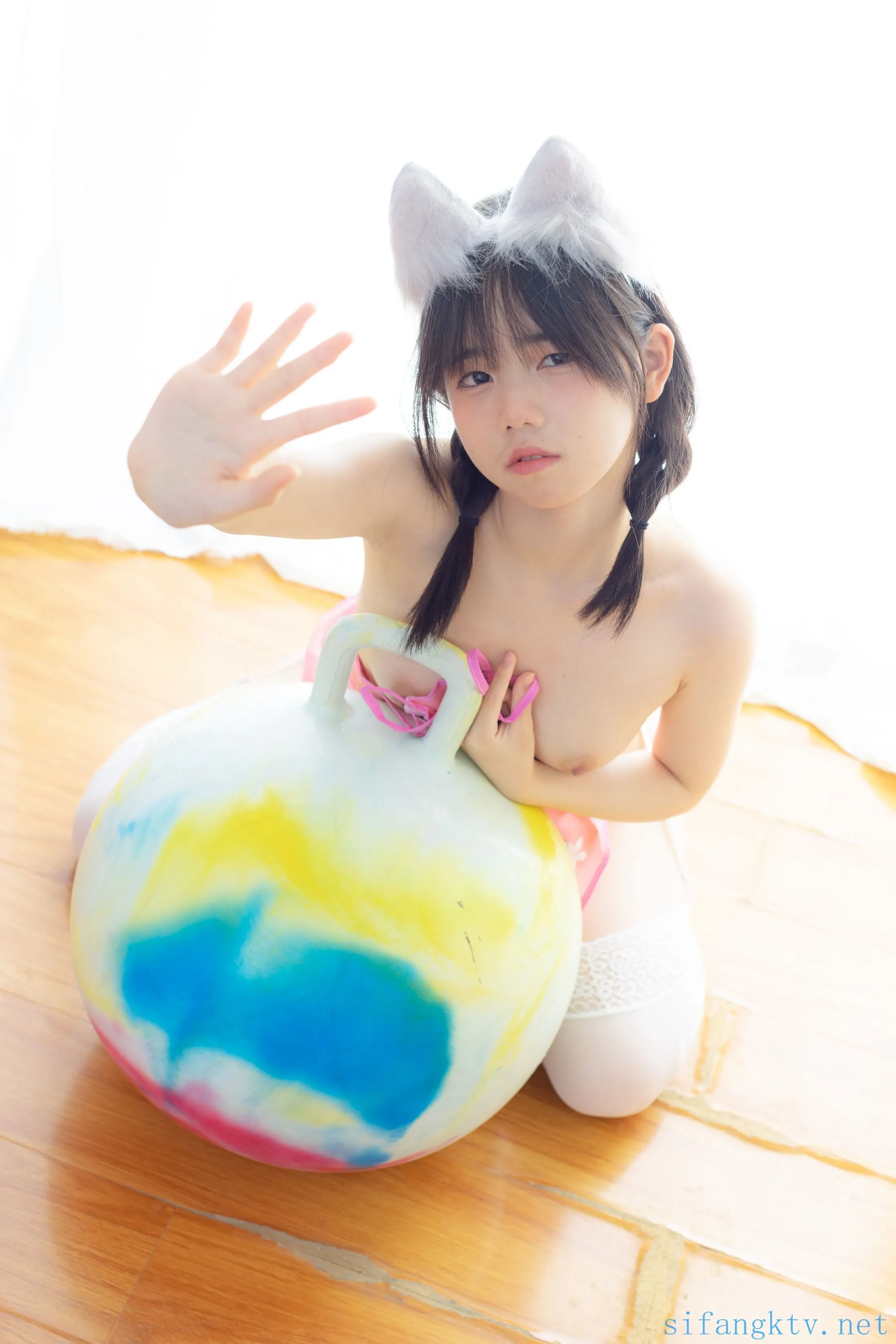 少女秩序小鱼粉红肚兜92P0207网红写真