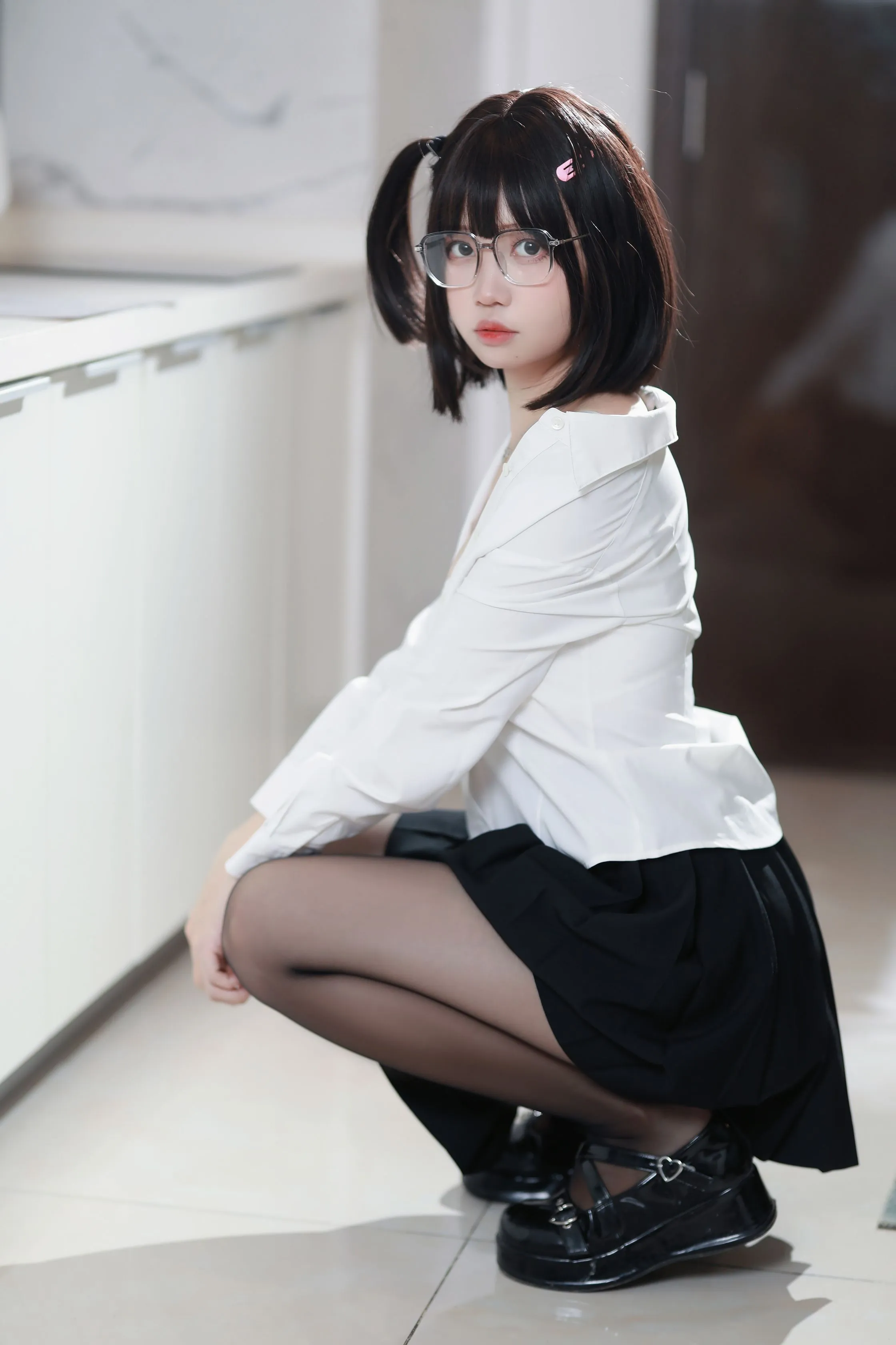 洛桑w伊梓眼镜妹妹高清无水印