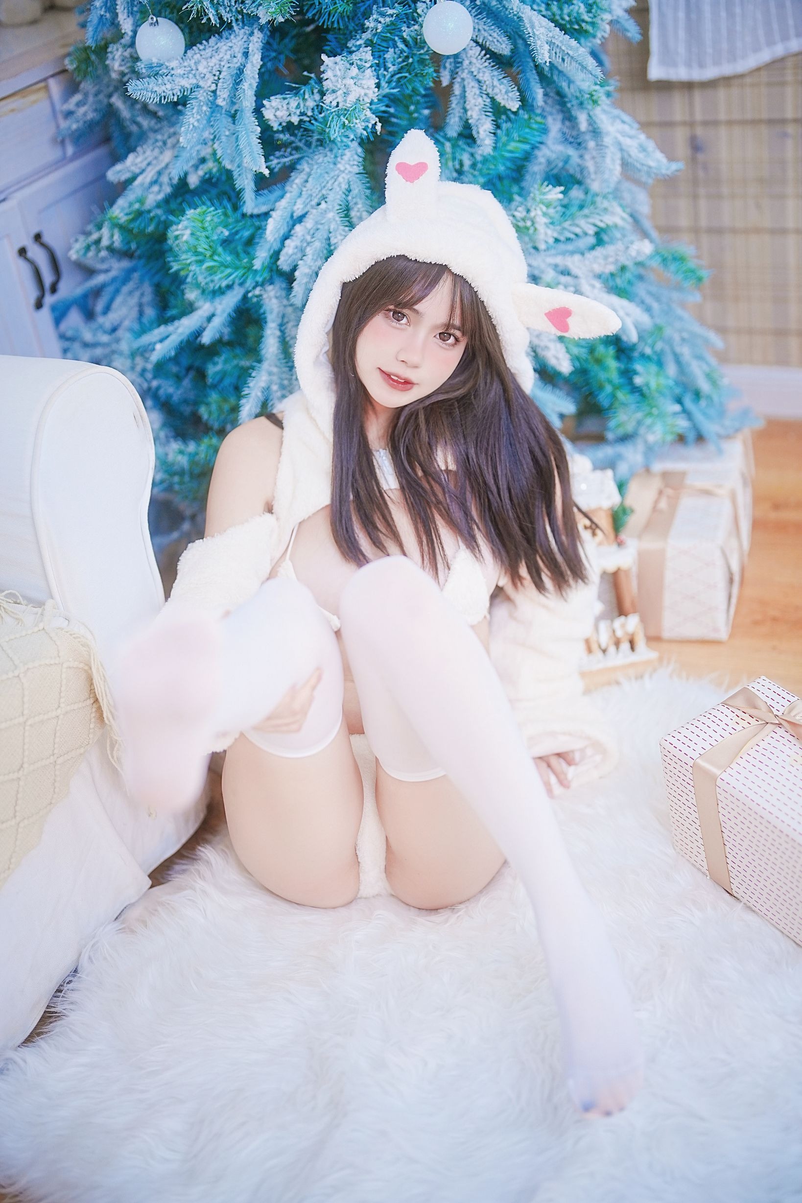 Tina很妖孽呀小兔子乖乖52P699MB高清全套