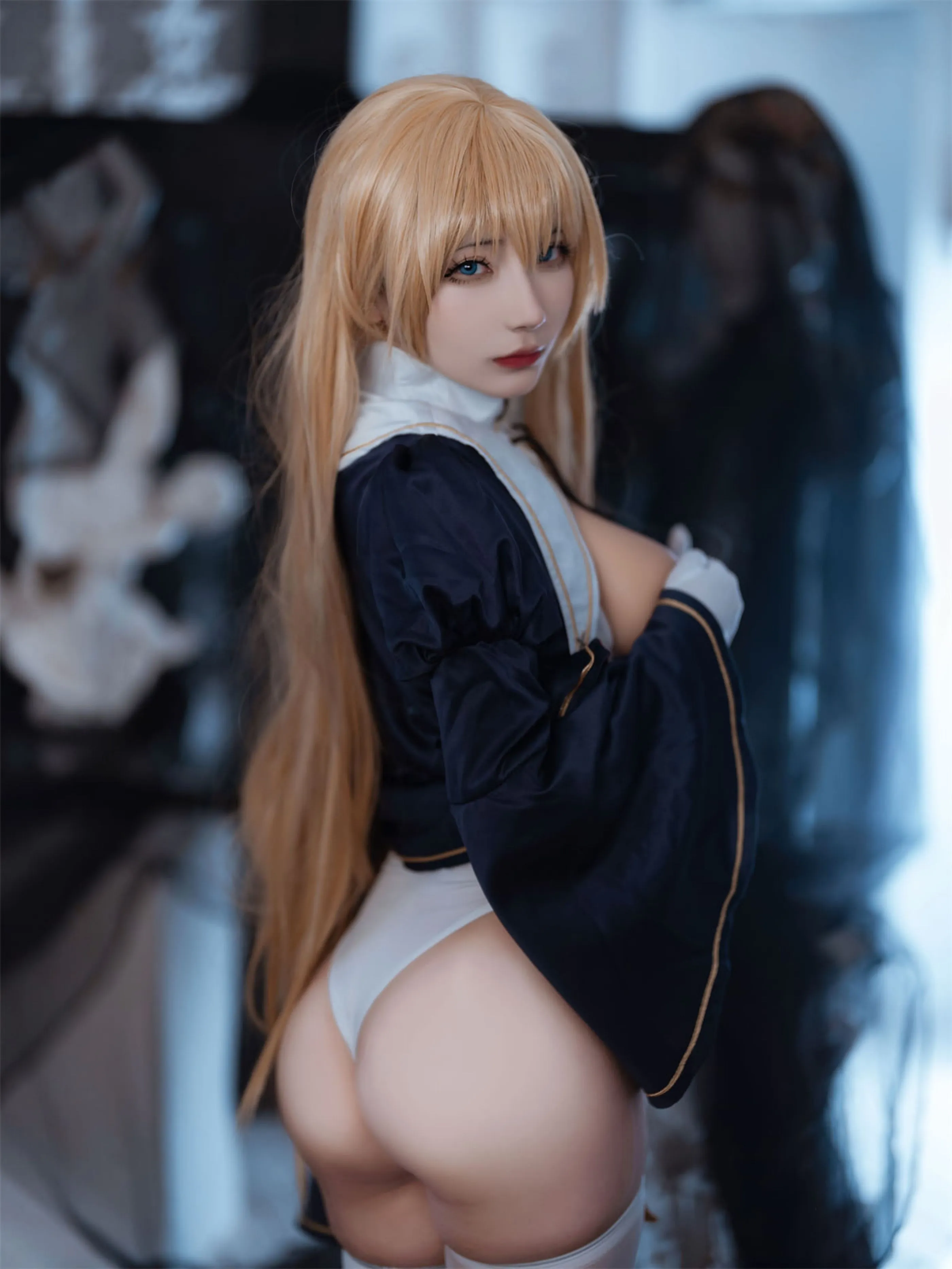 是三不是世w夏洛特修女48P186MB夏洛特修女cos48张186MB独家发布