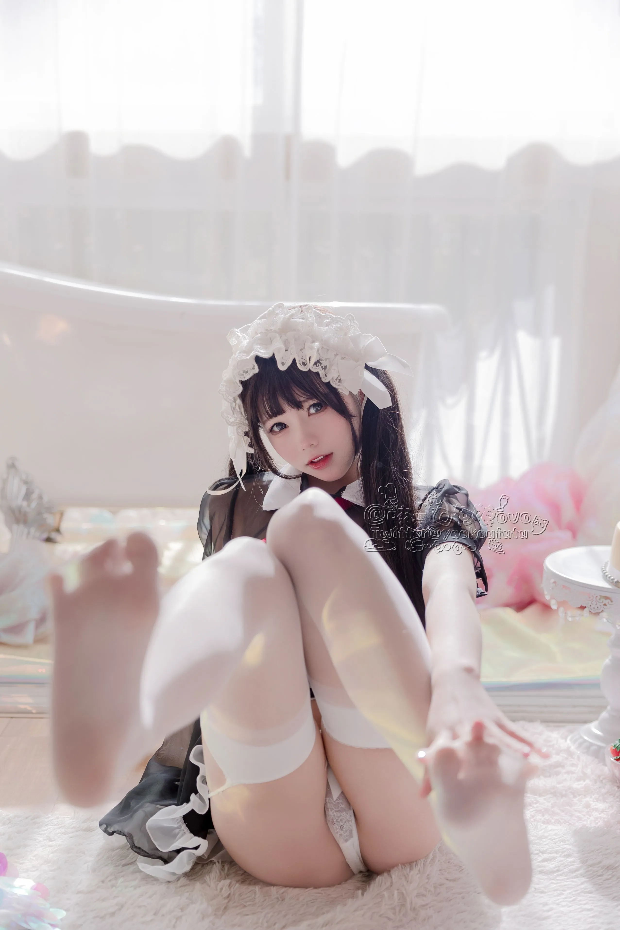 咬一口兔娘黏黏团子兔黑白女仆58P438MB热门写真