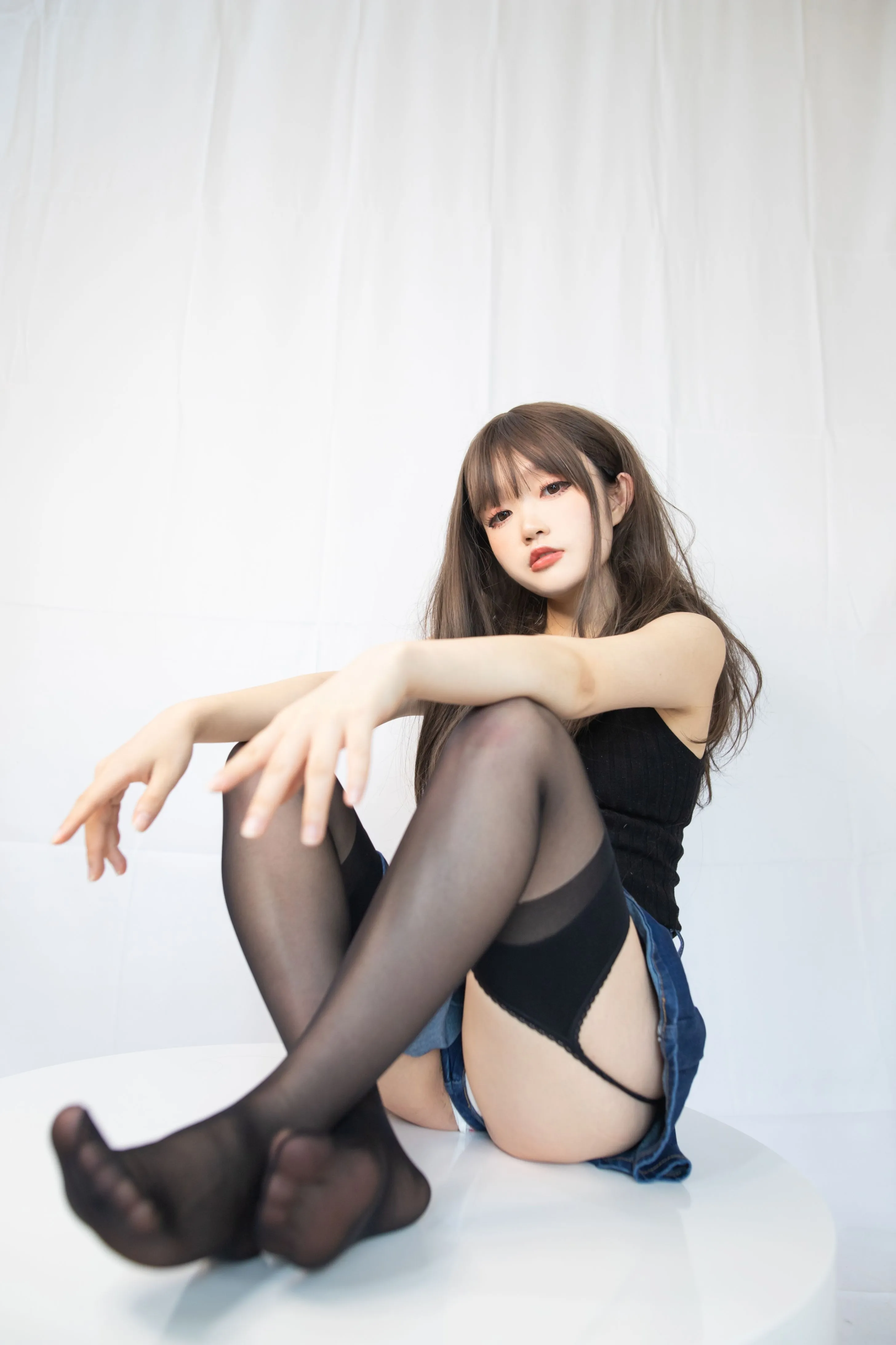 神沢永莉毛衣牛仔裙吊带黑丝22P162MB完整版