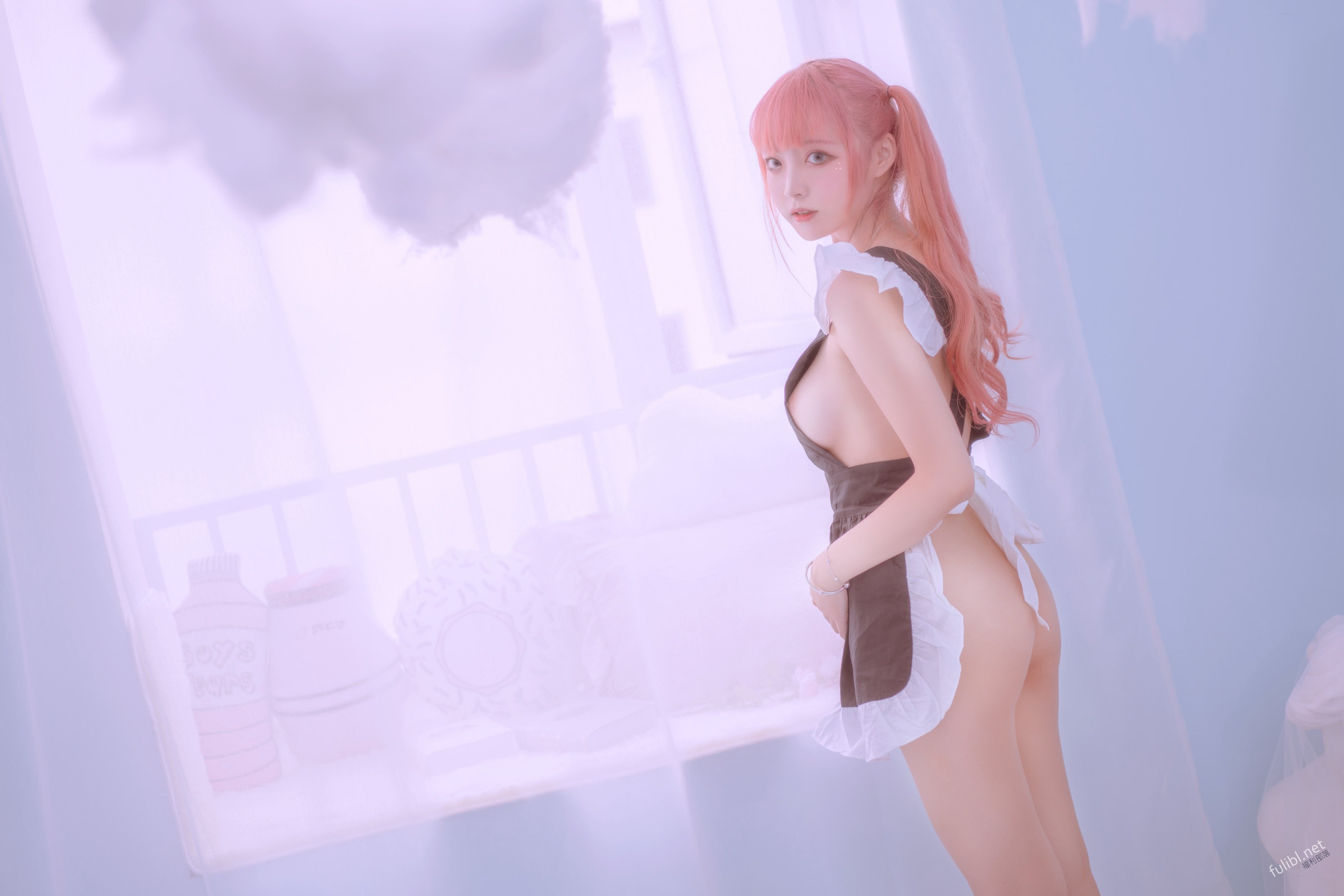 一只云烧绯红女仆0614原版写真