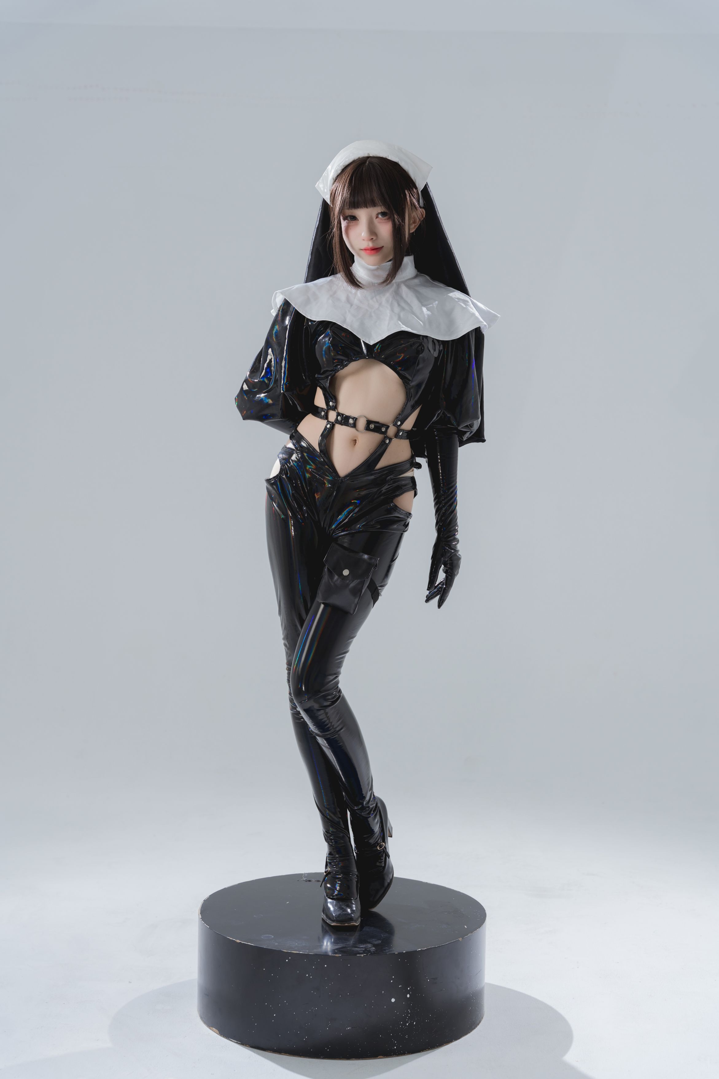 花玲漆皮修女38p10月2打赏群资源原版写真