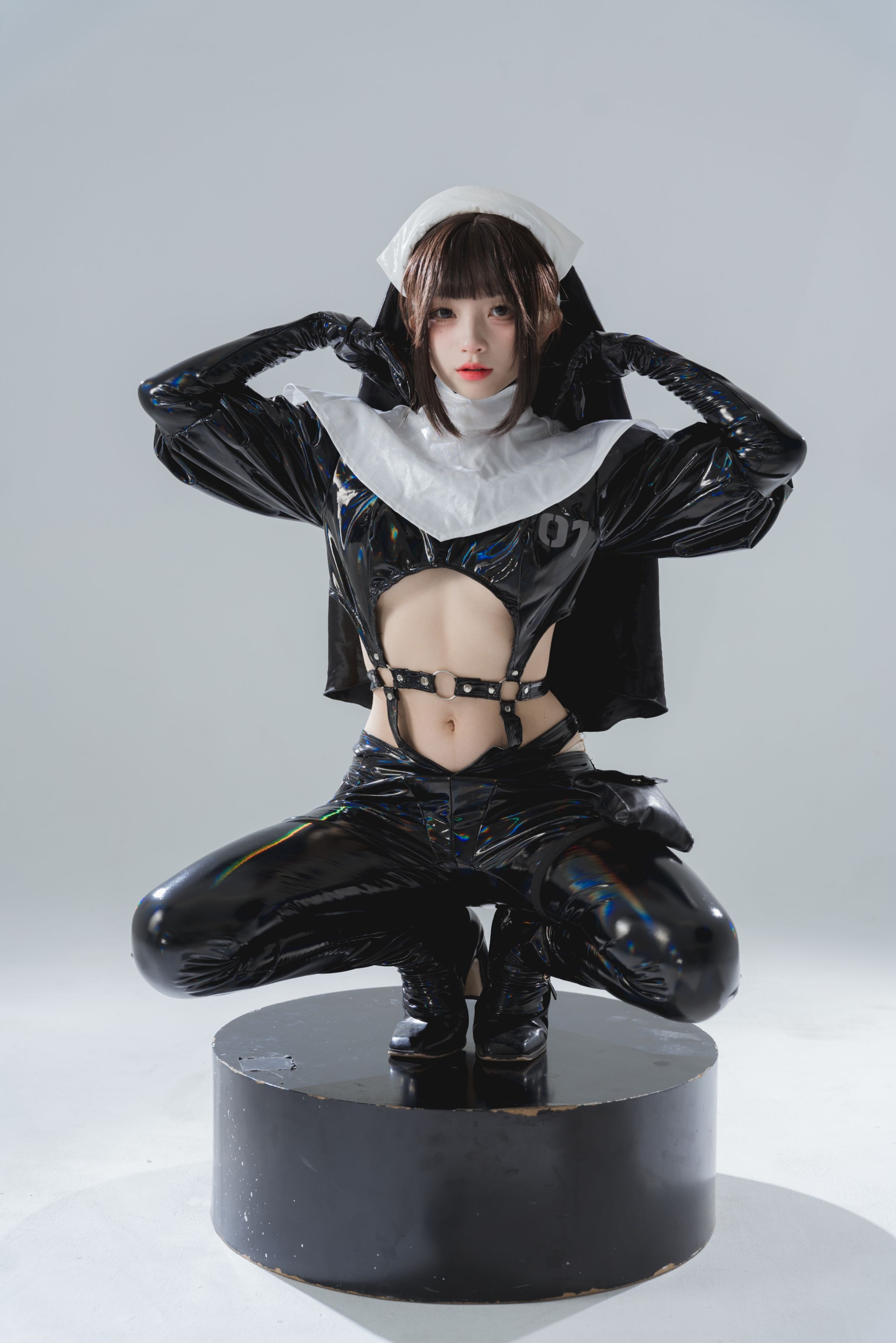 花玲漆皮修女38p10月2打赏群资源原版写真