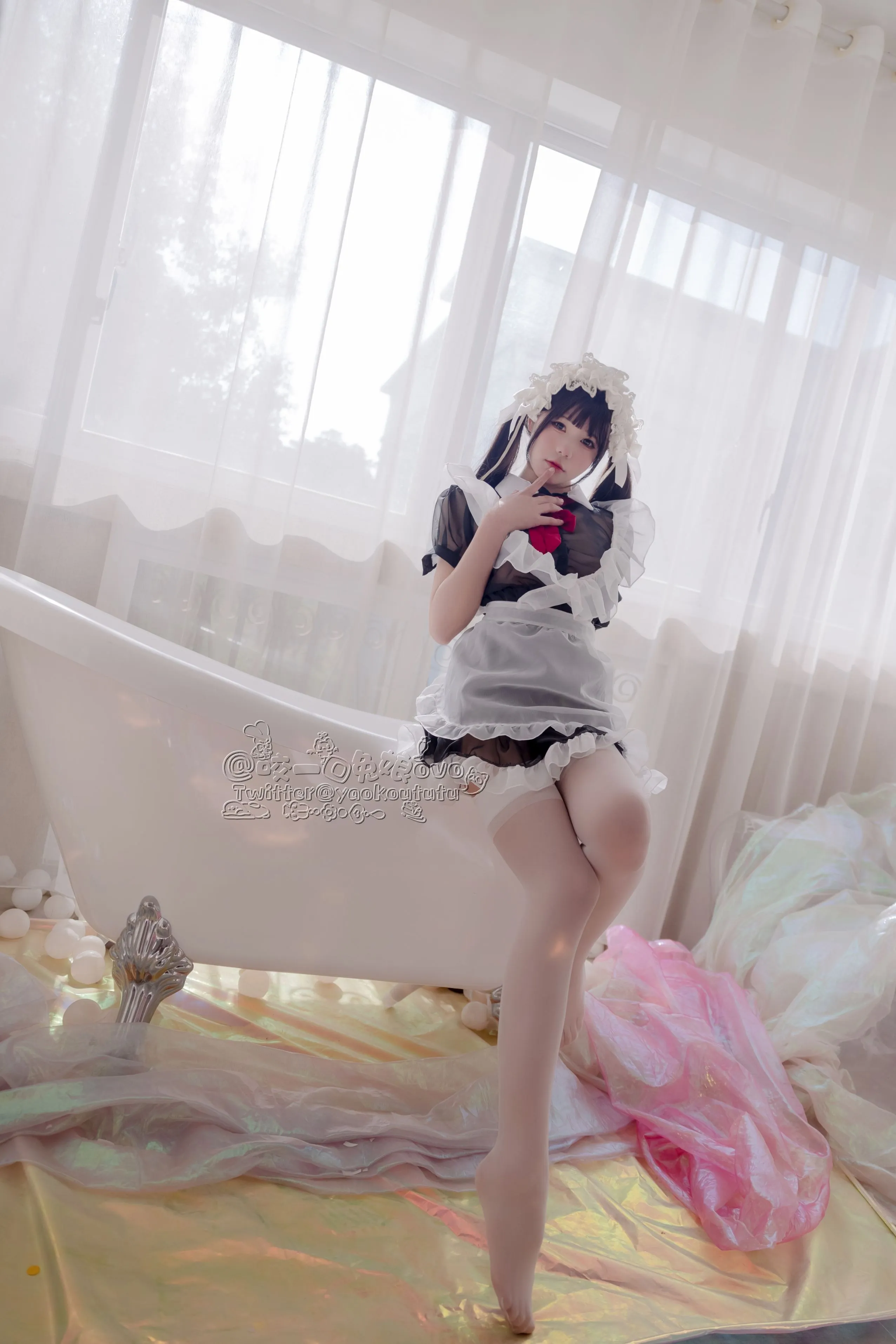 咬一口兔娘黏黏团子兔黑白女仆58P438MB热门写真