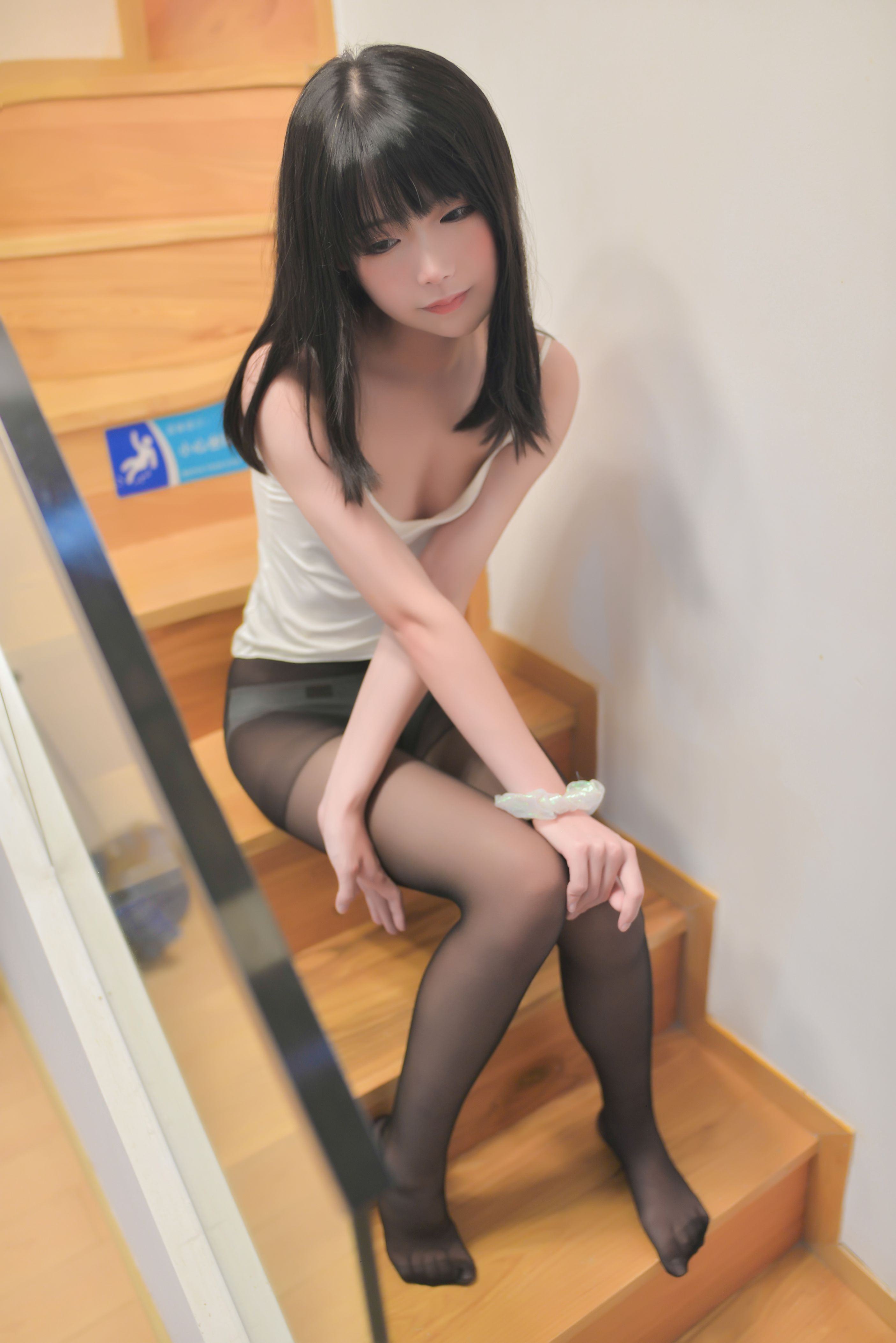 像个傻依学妹黑丝分享专区
