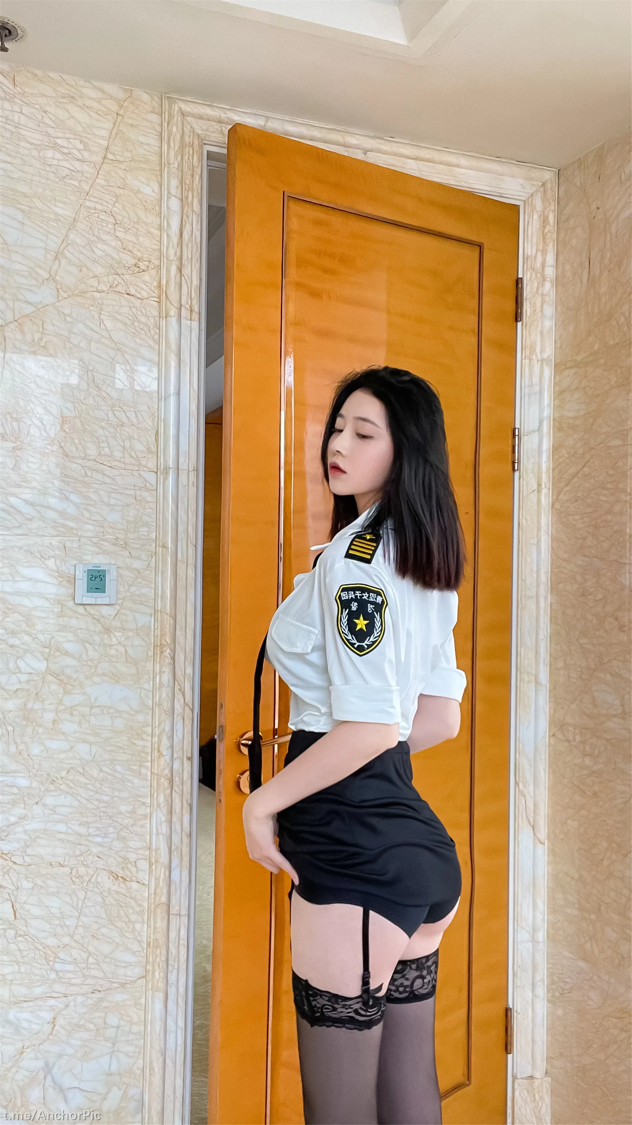 年年涩女警82P0315人气合集