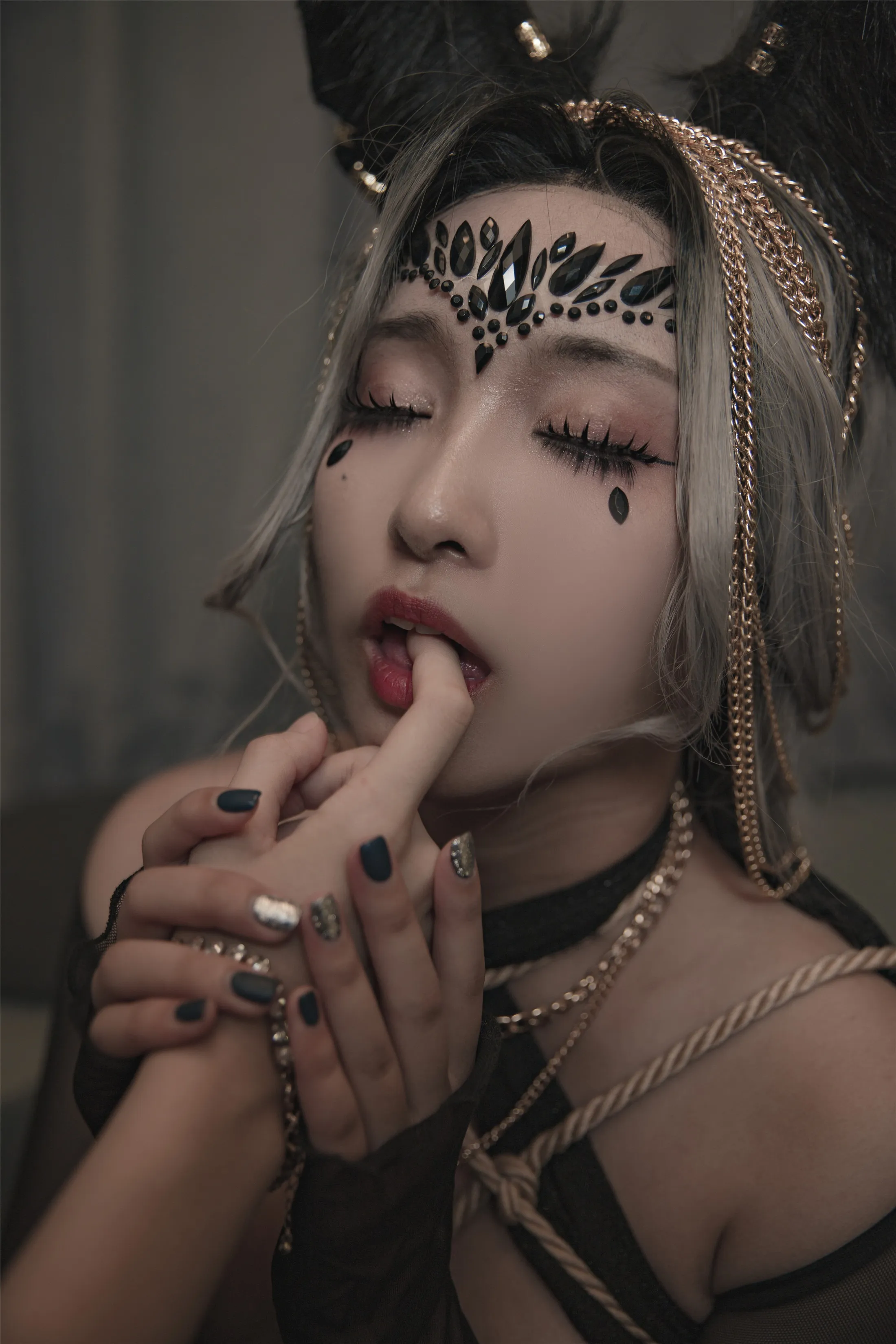洛璃LoLiSAMA狼少女狼女的调教130P0306精选