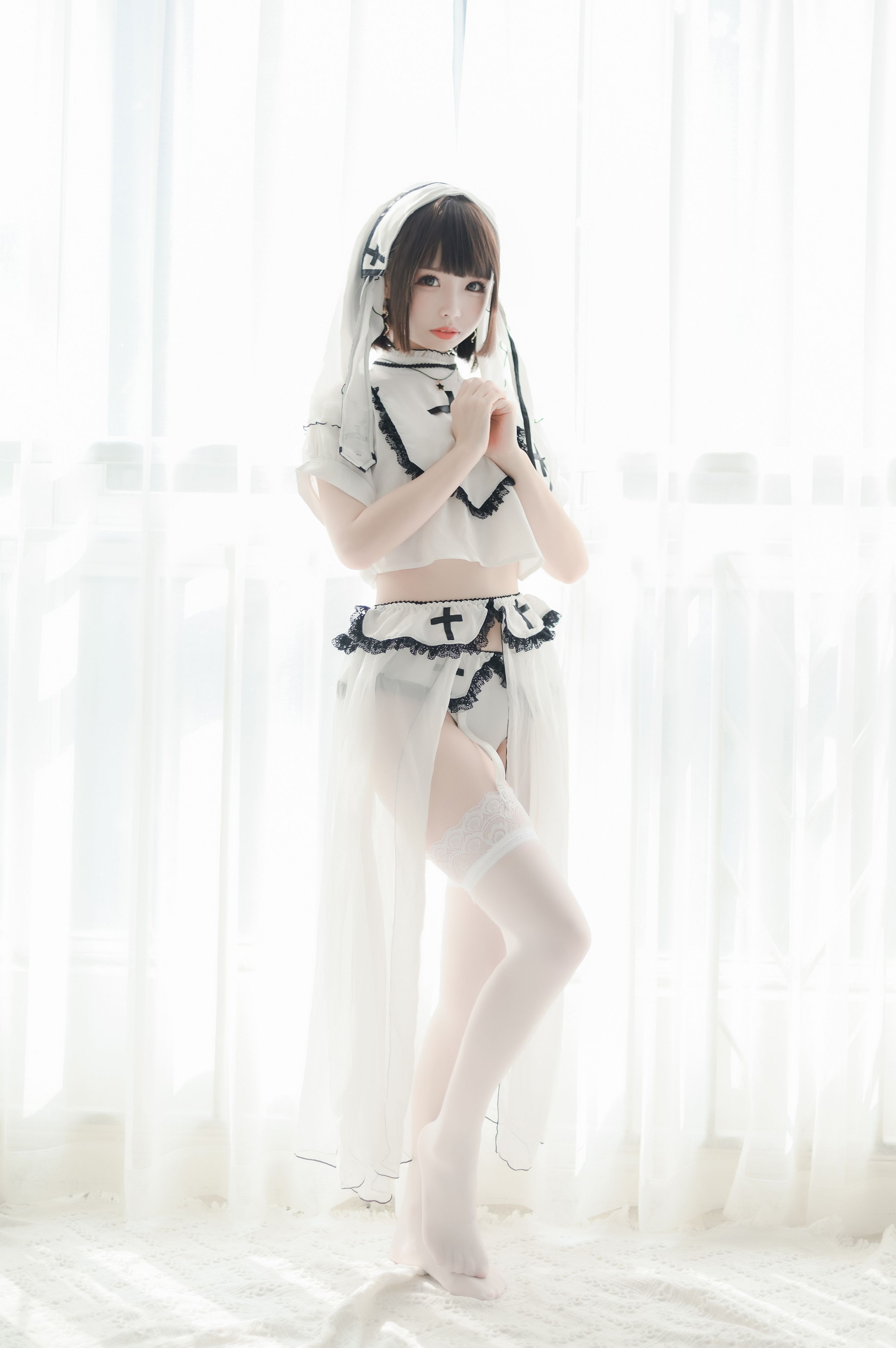 十万珍吱伏特NO03修女49P210MB人气合集