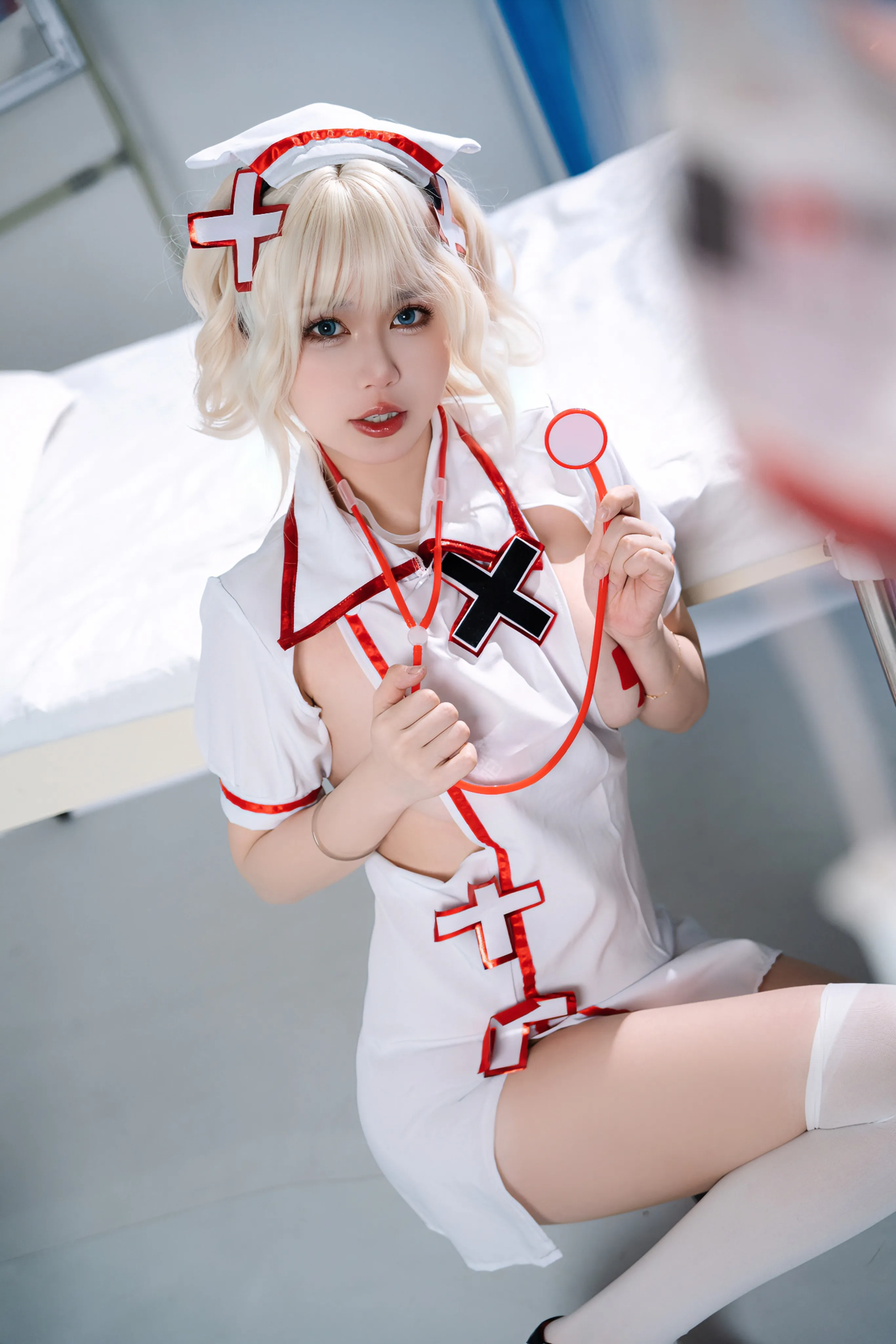 Tina很妖孽呀白色护士妹妹48P230M热门合集
