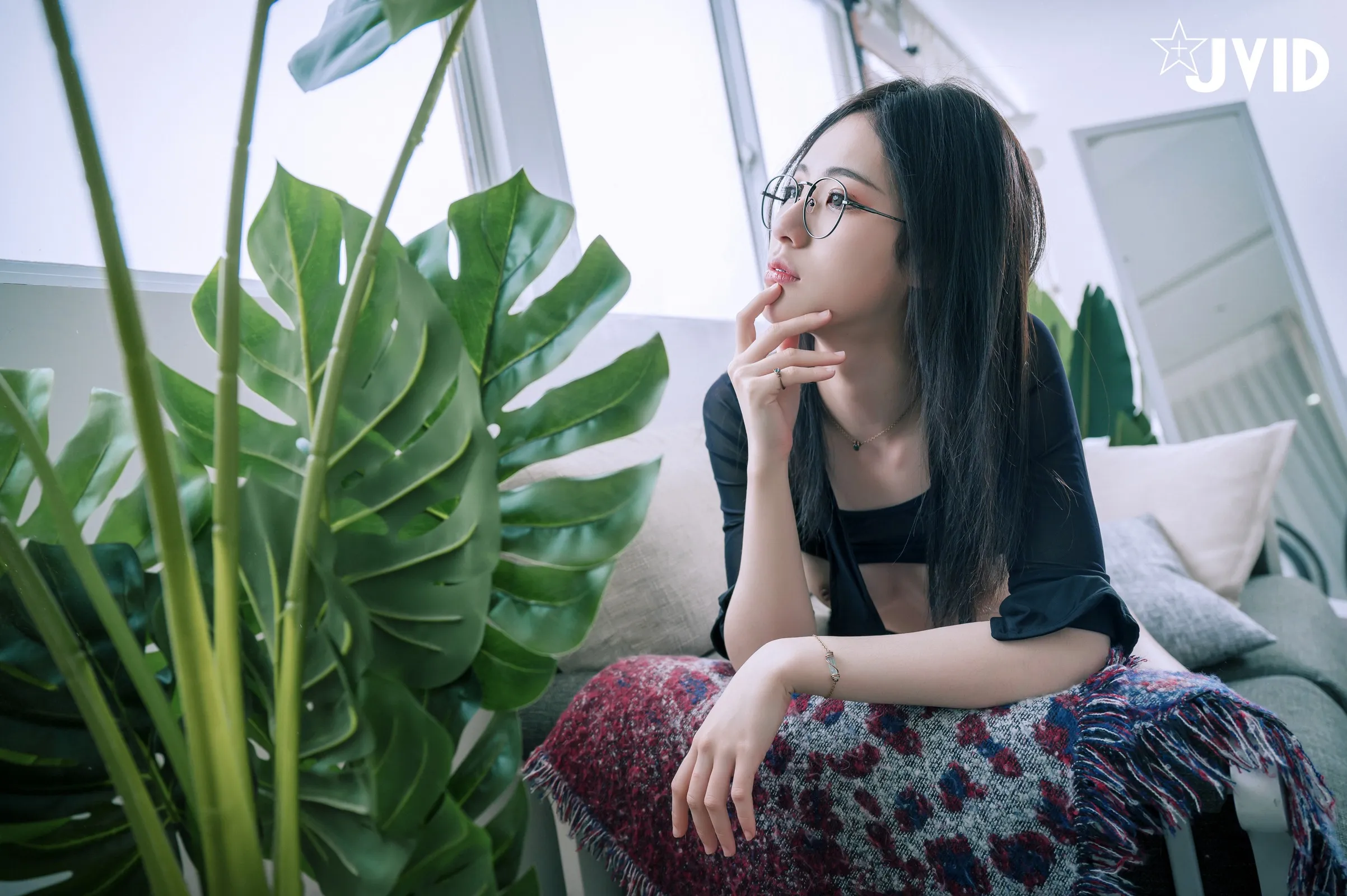 JVID阿黎暗黑空姐套图