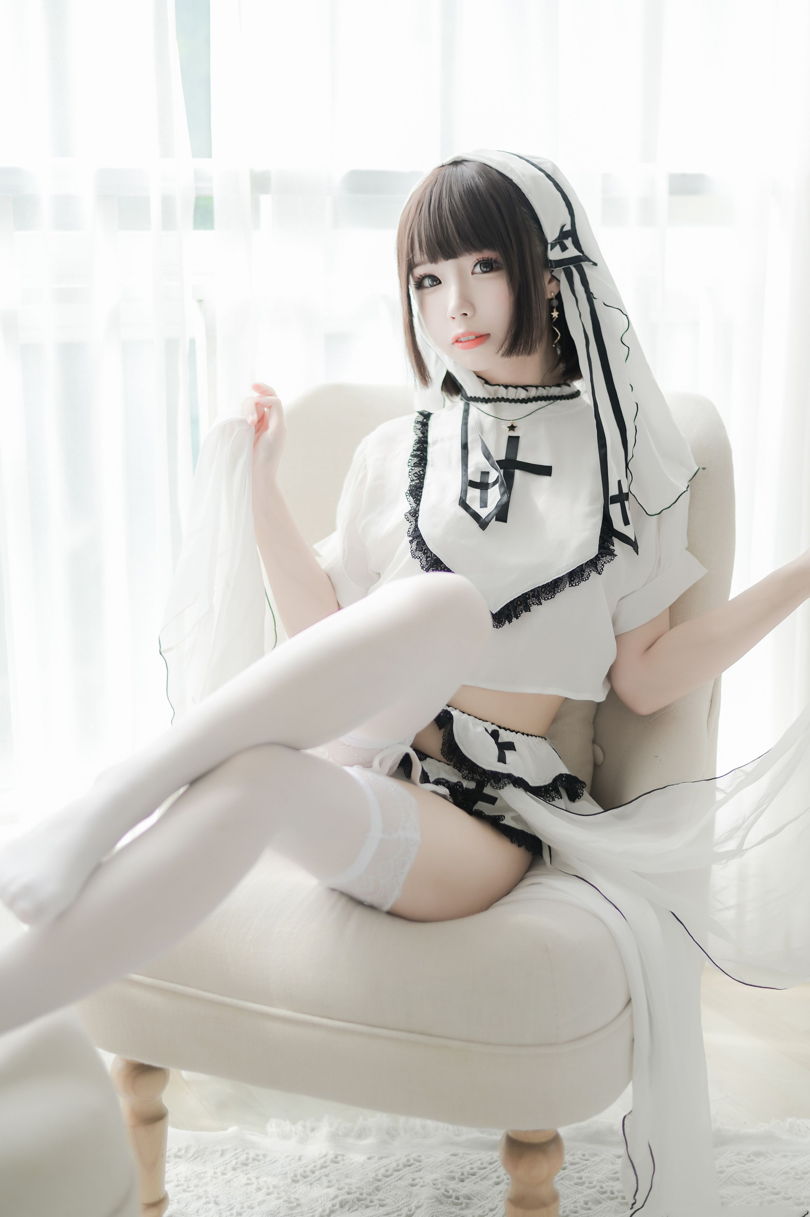 十万珍吱伏特NO03修女49P210MB人气合集