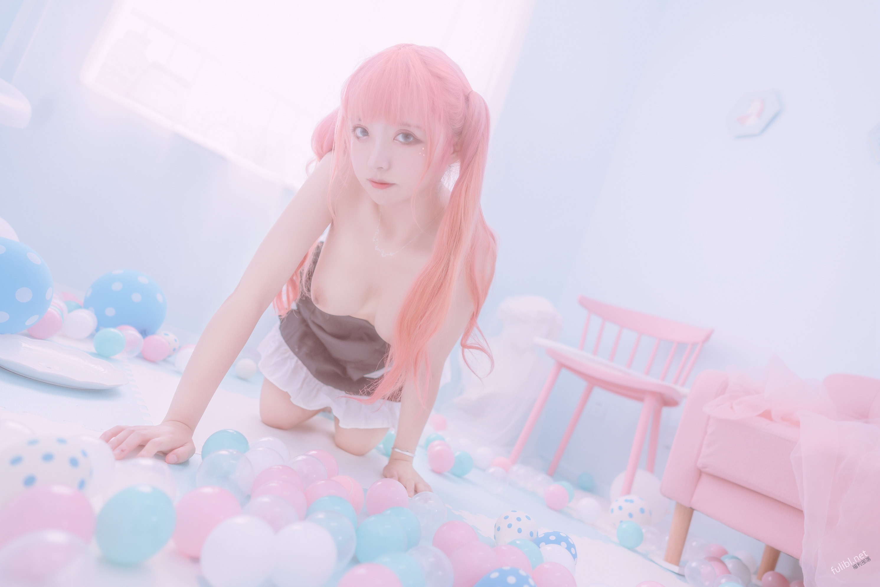 一只云烧绯红女仆0614原版写真