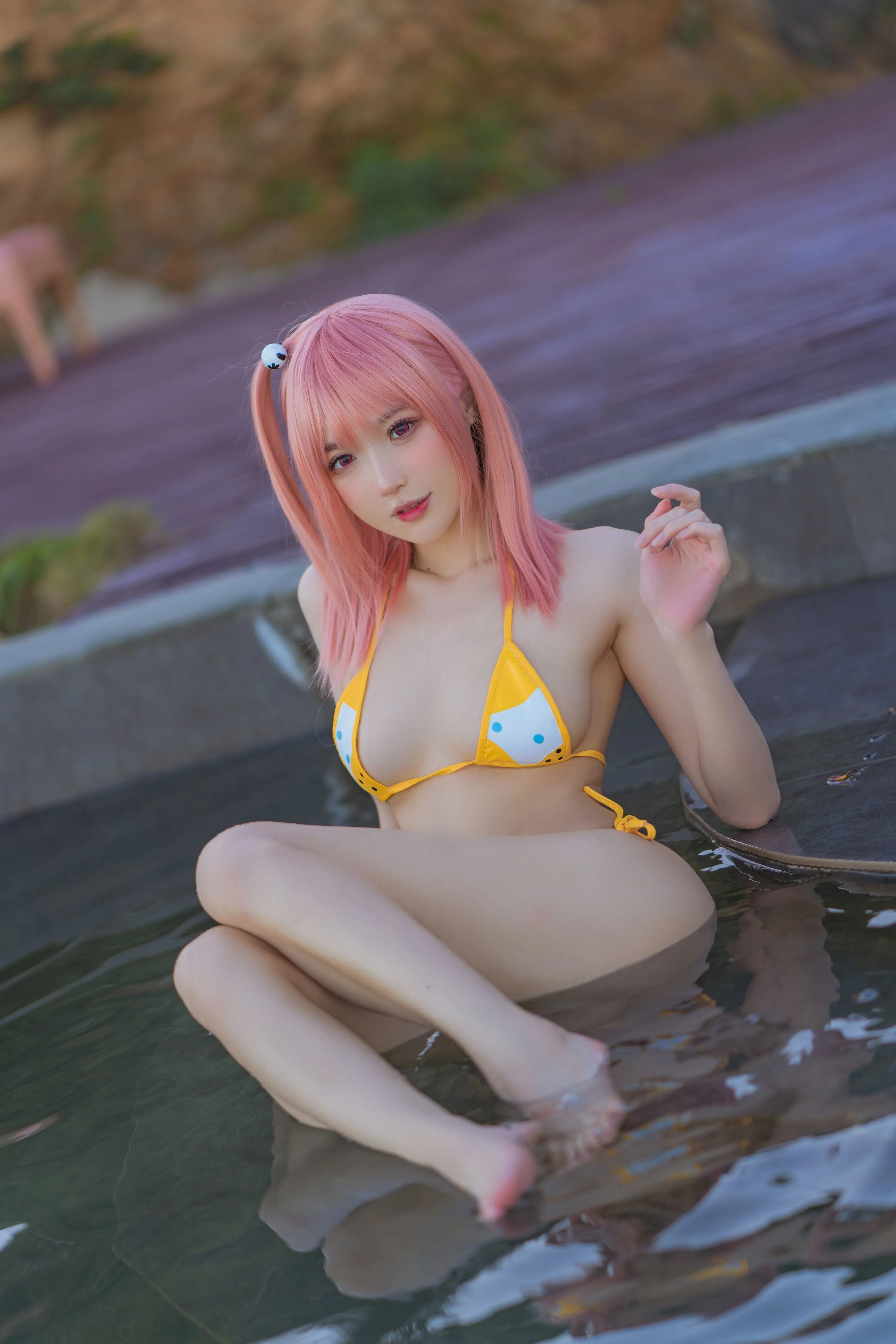 阿包也是兔娘生或死联动碧蓝航线穗香泳装30P733MB最新写真
