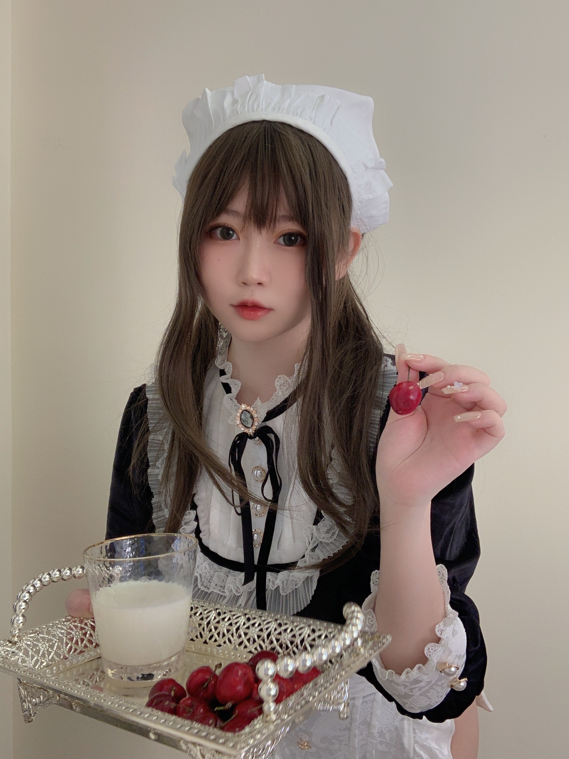 是依酱呀NO49女仆馆长50P5V225MB0402高清写真