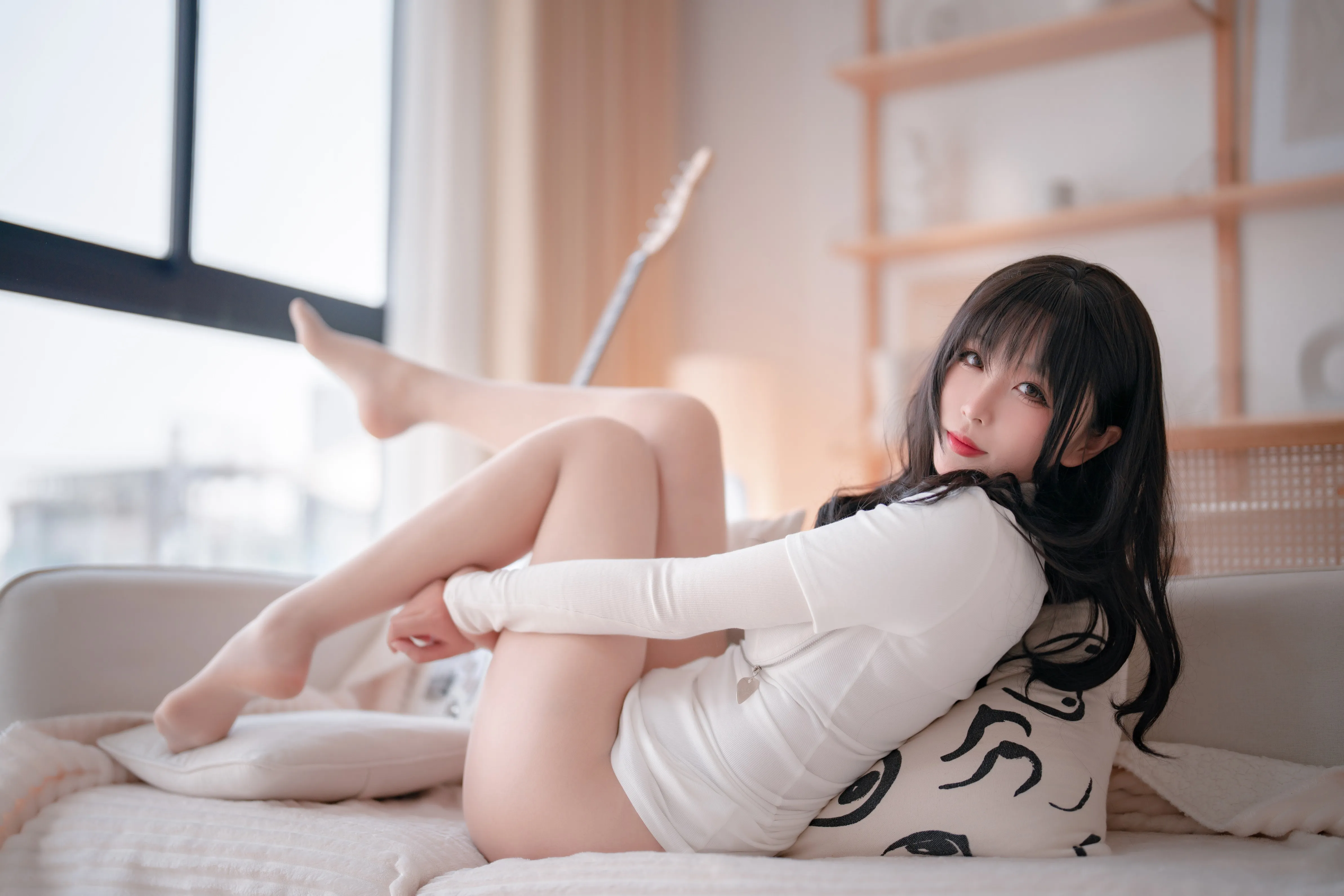 轩萧学姐吉他妹妹肉丝套61P107MB首发资源