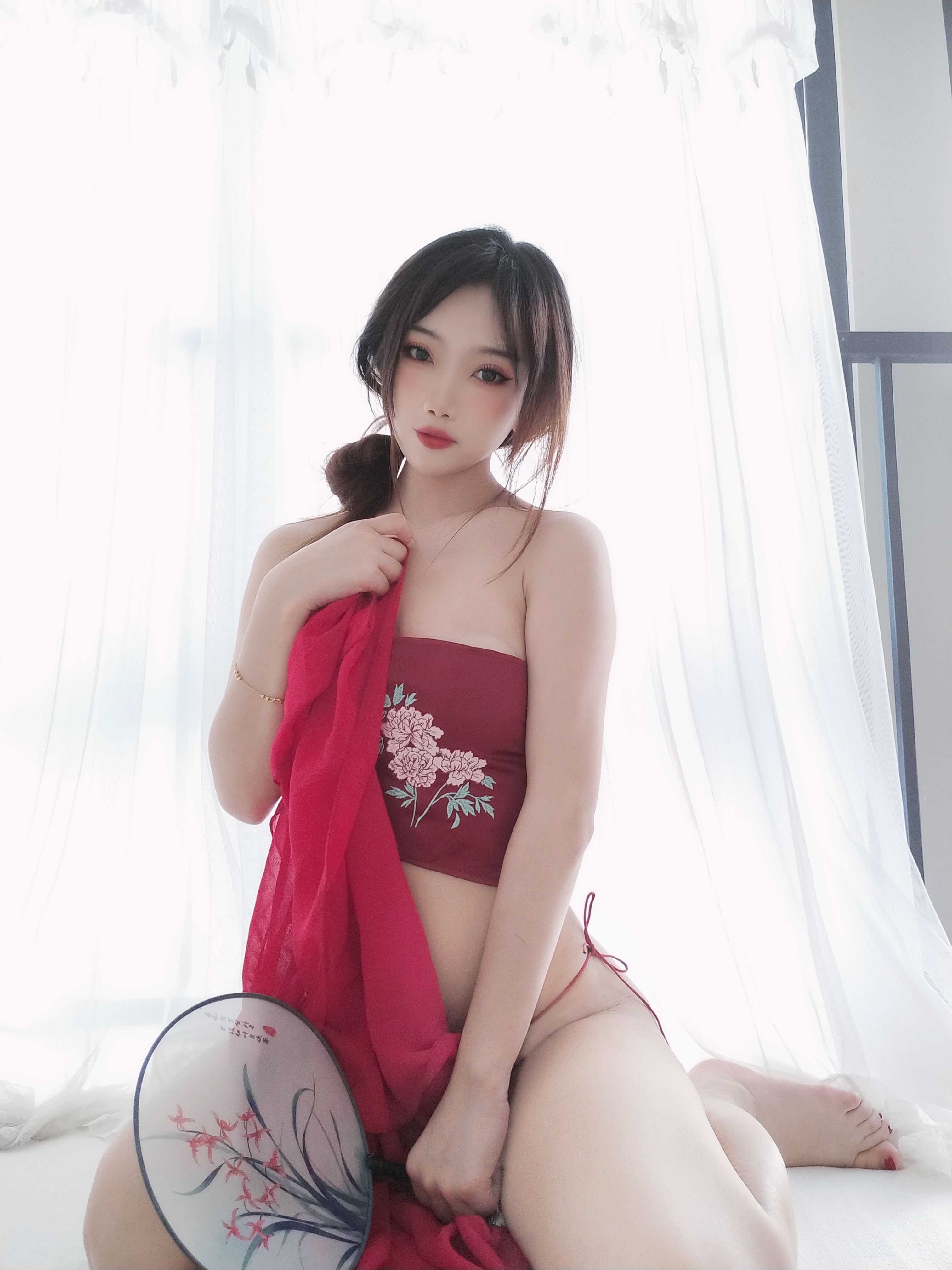 鬼畜瑶在不在wNO038情趣红肚兜30P2V238MB0408原版写真