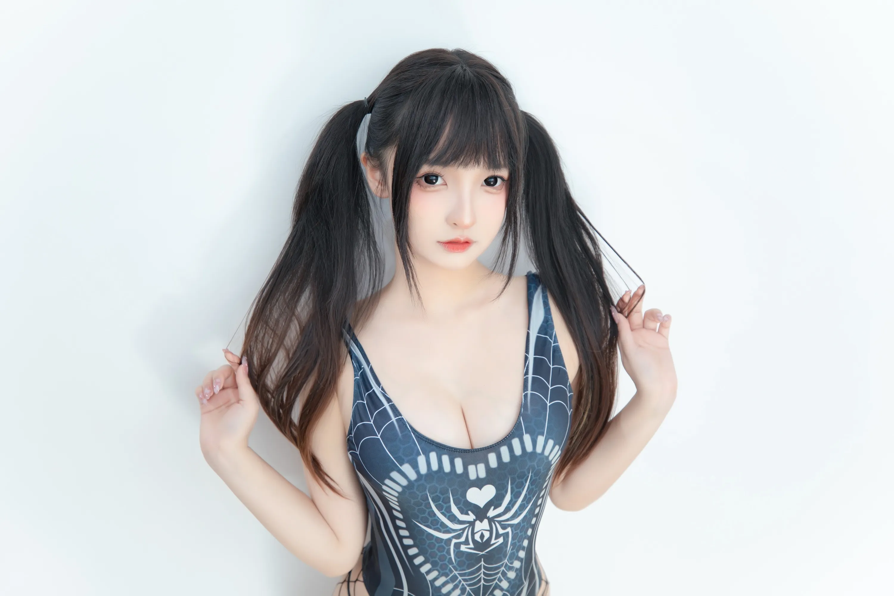 神楽坂真冬蜘蛛女孩75P182MB免费资源