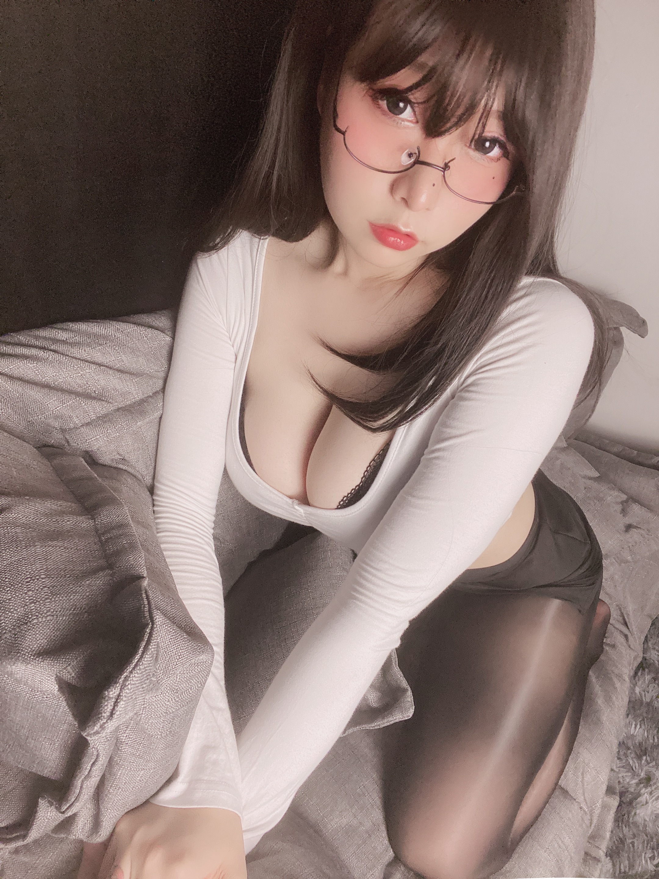 小泉学姐吖涞觅19P70MB0301精修版