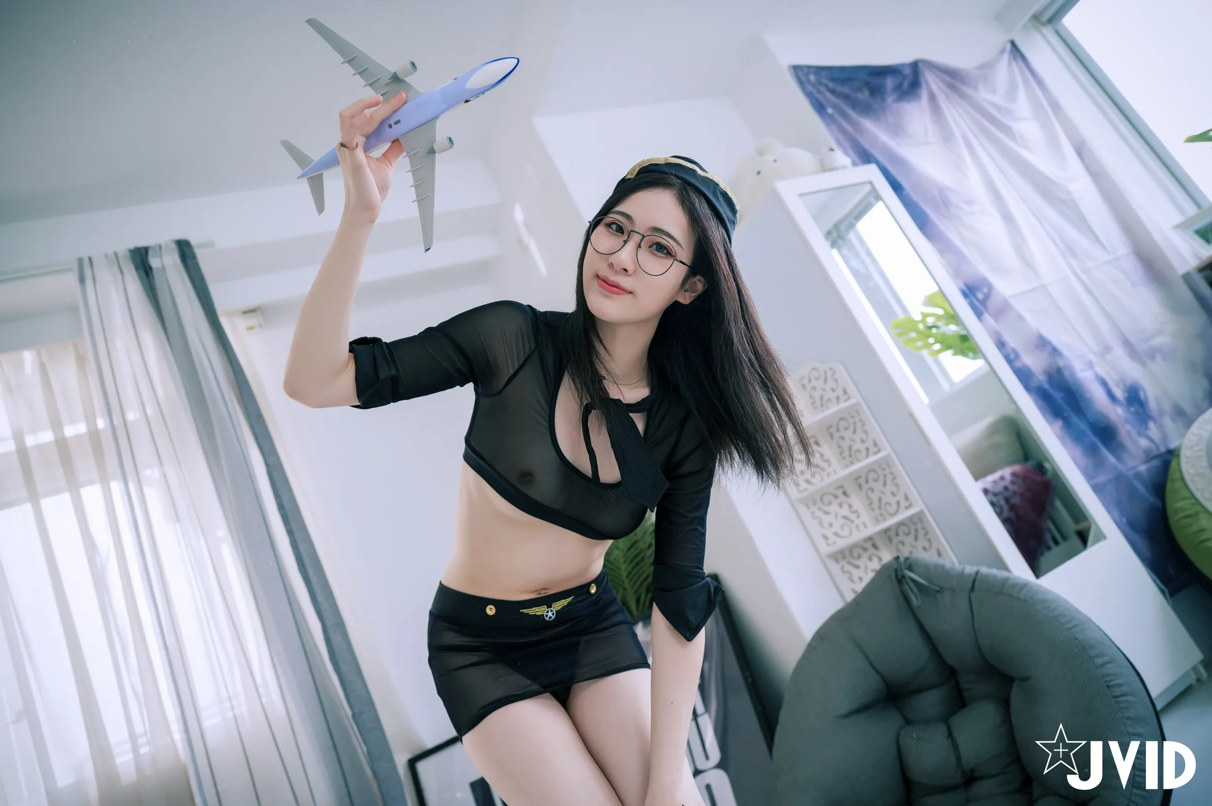 JVID阿黎暗黑空姐套图