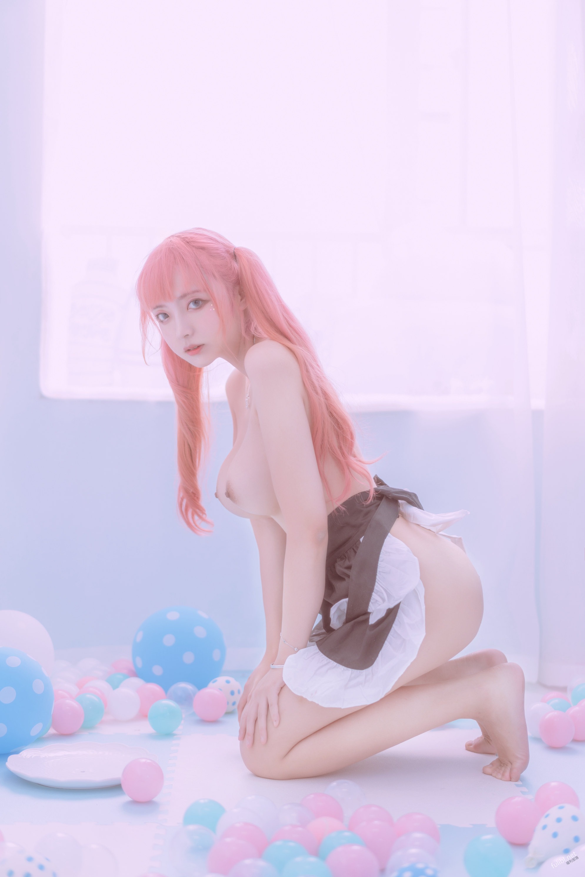 一只云烧绯红女仆0614原版写真