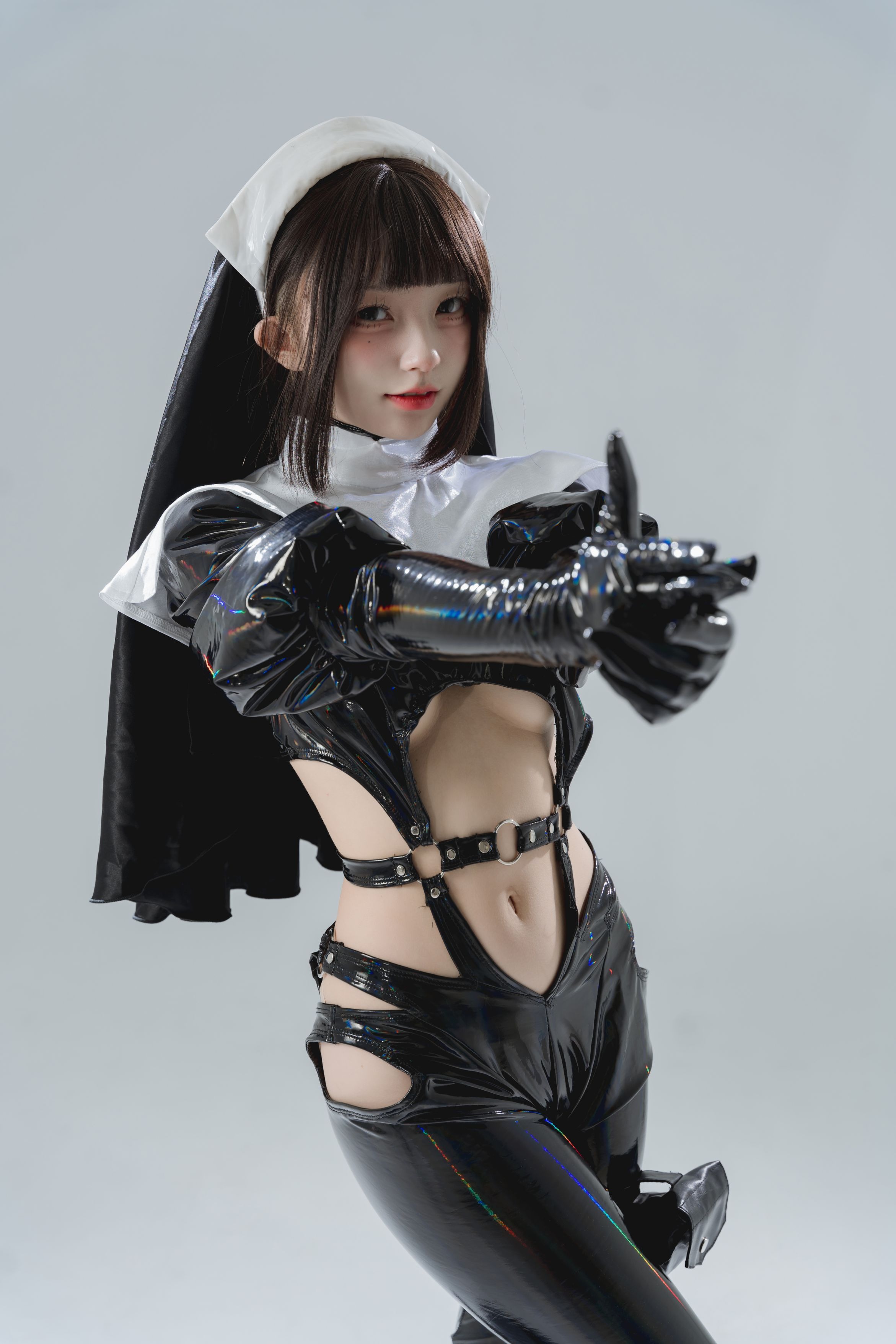 花玲漆皮修女38p10月2打赏群资源原版写真