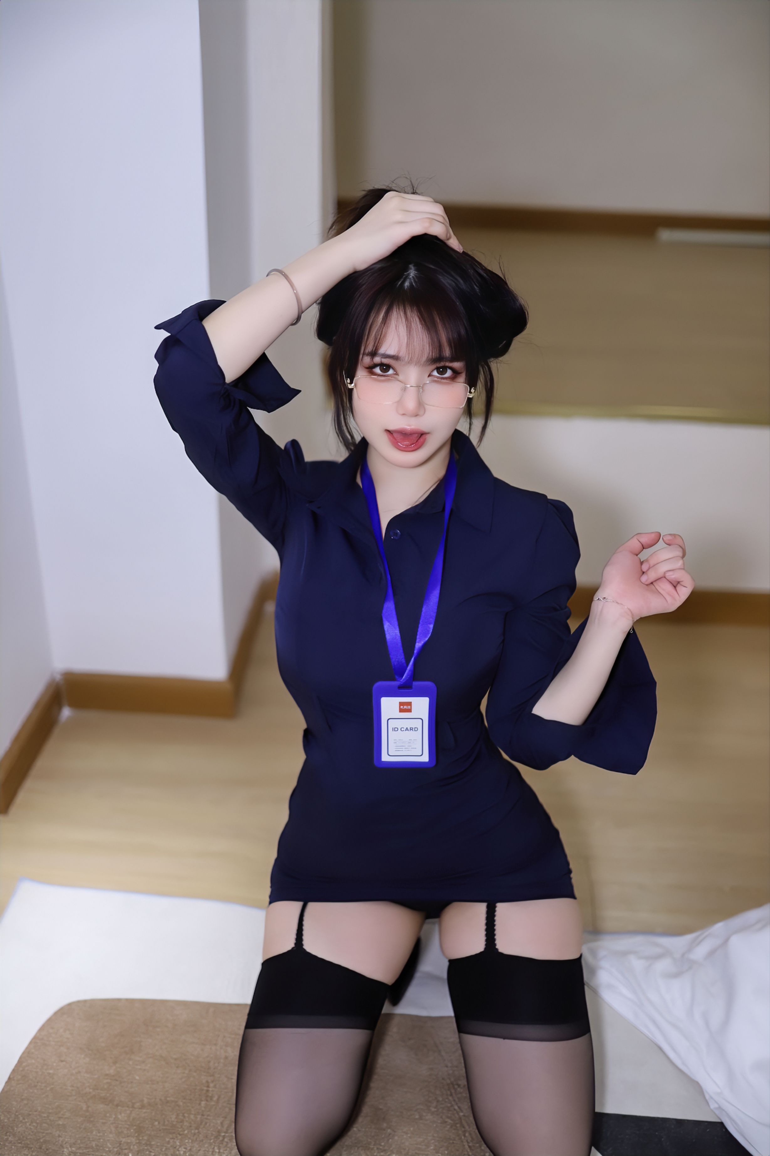 Tina很妖孽呀职业装秘书44P398MB写真集