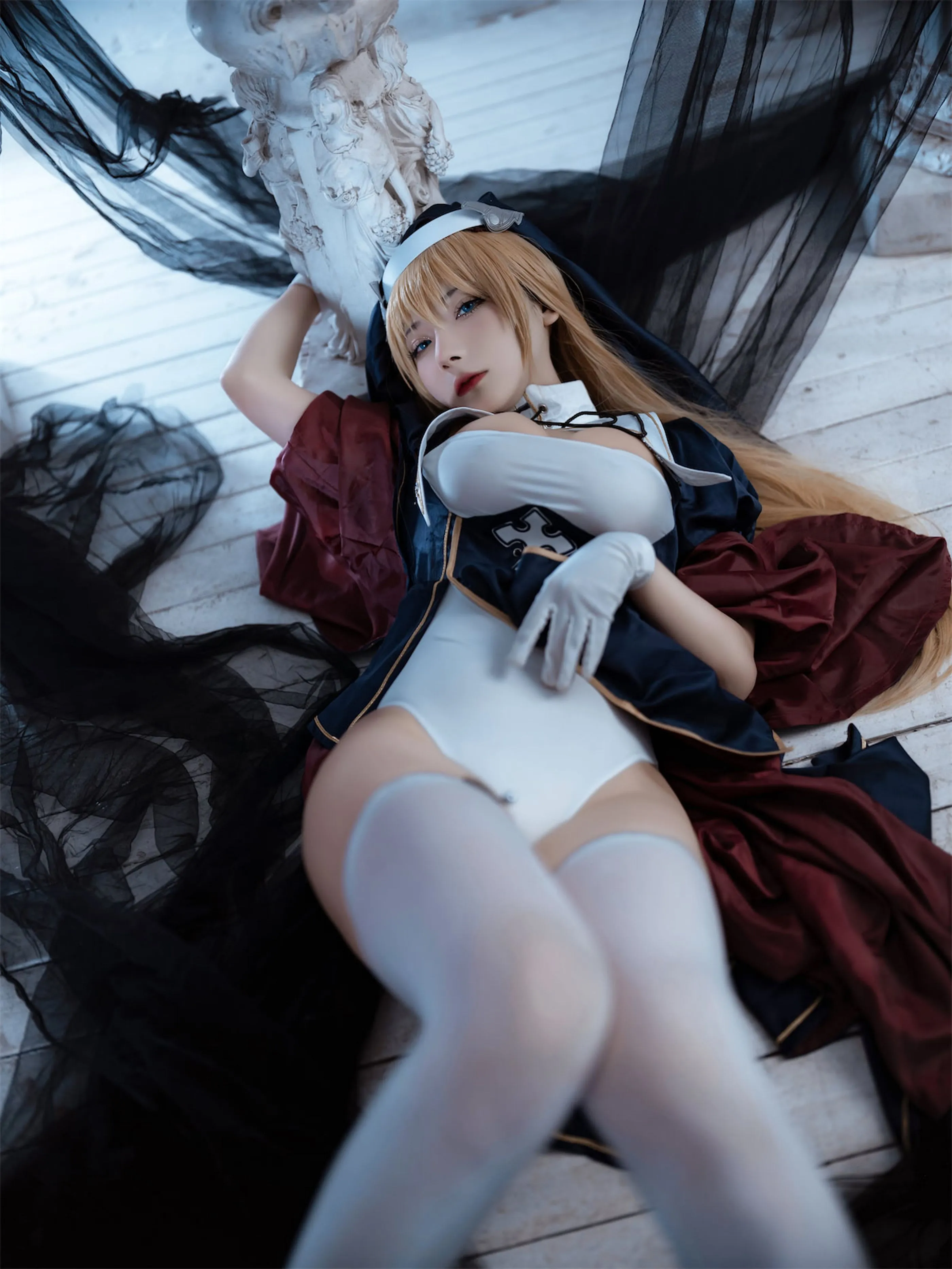 是三不是世w夏洛特修女48P186MB夏洛特修女cos48张186MB独家发布