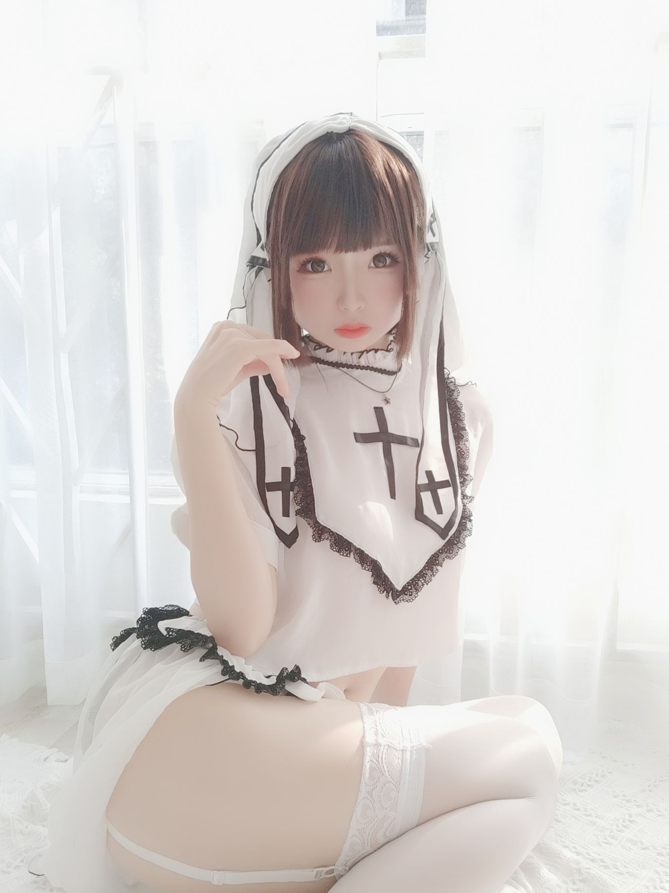十万珍吱伏特NO03修女49P210MB人气合集
