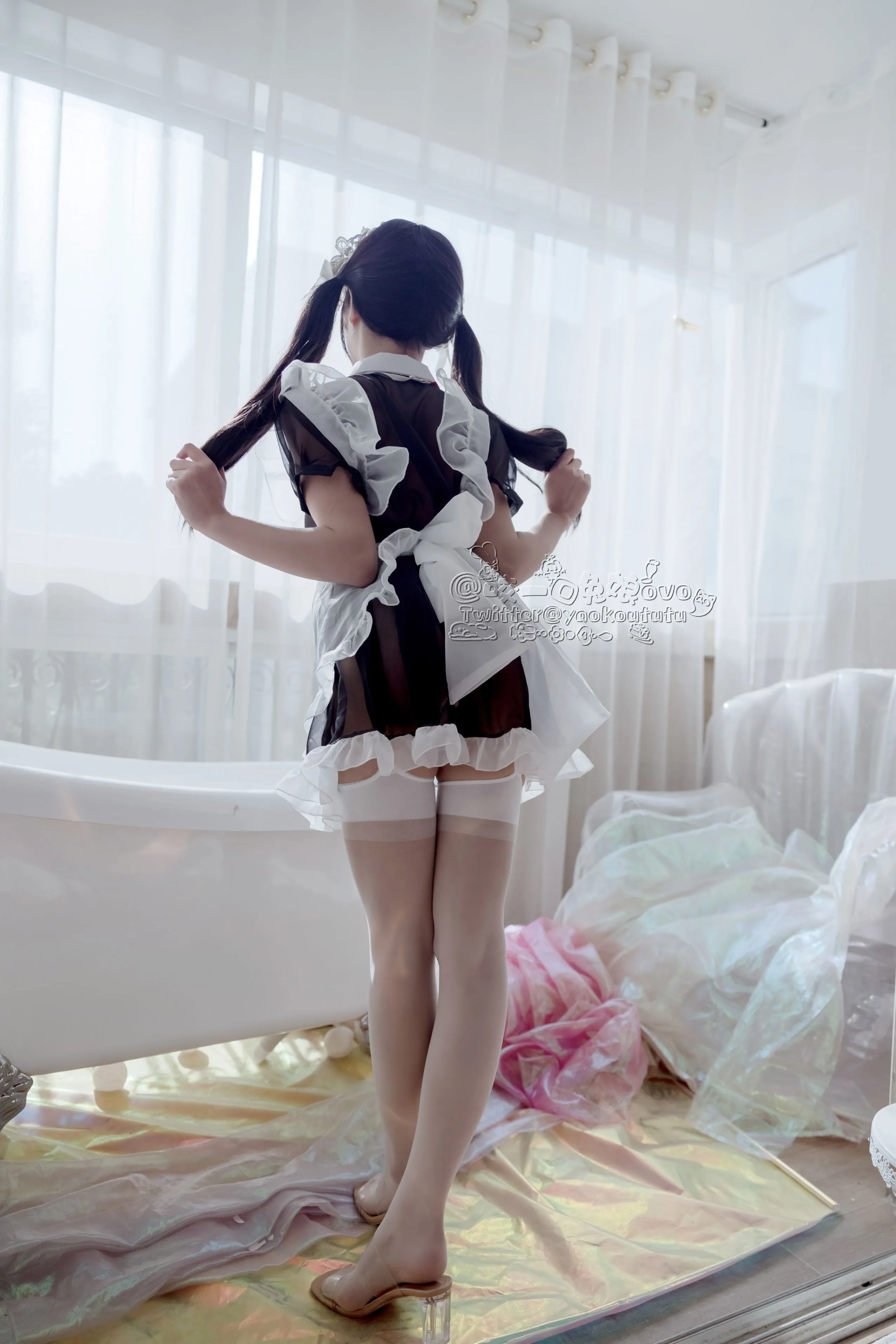 咬一口兔娘黏黏团子兔黑白女仆58P438MB热门写真