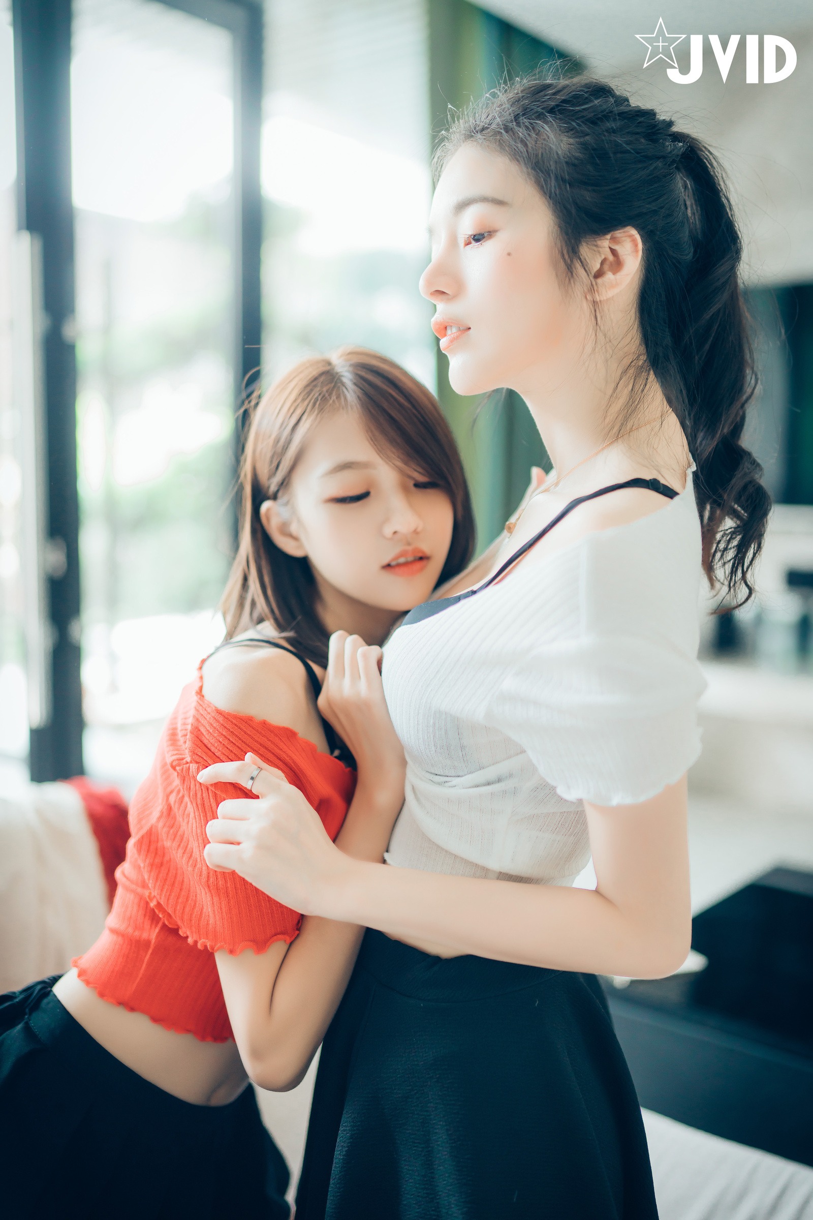 JVID好色萝莉妍妍X巨乳御姊辰辰0226完整版