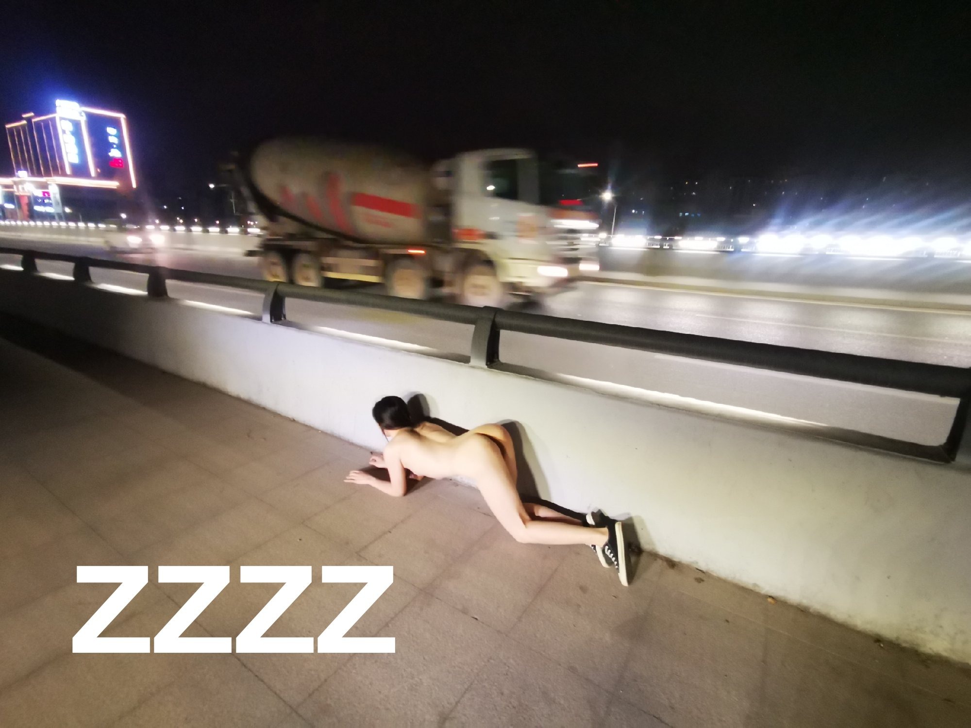 广州情侣ZZZZ全裸露出126P0812免费体验