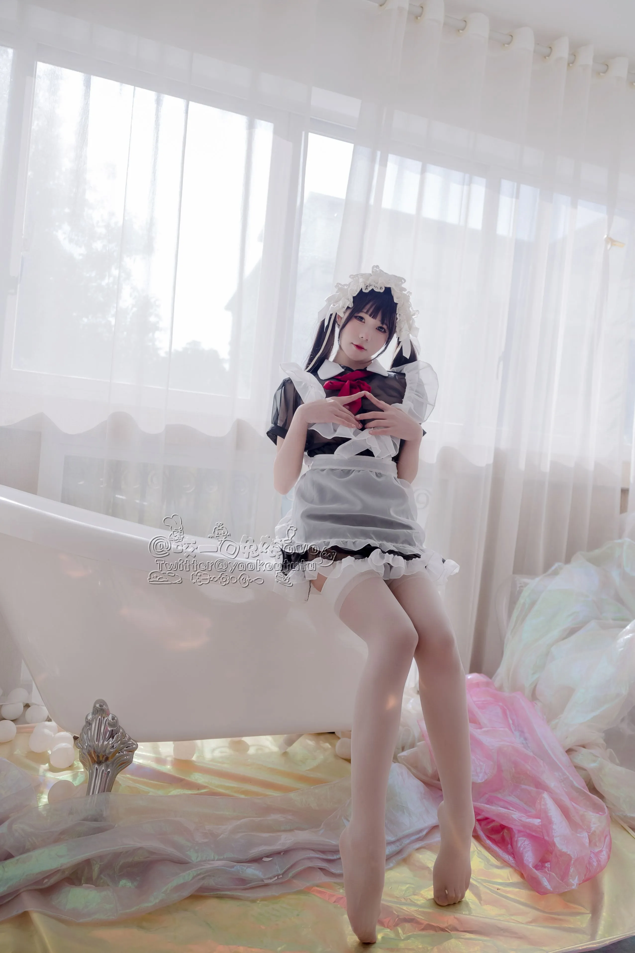 咬一口兔娘黏黏团子兔黑白女仆58P438MB热门写真