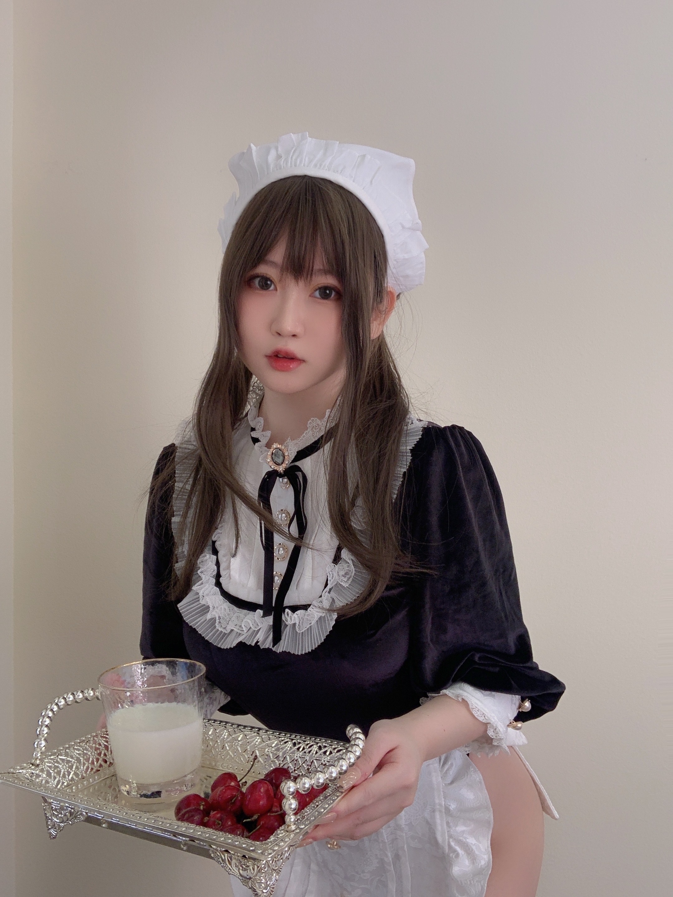 是依酱呀NO49女仆馆长50P5V225MB0402高清写真