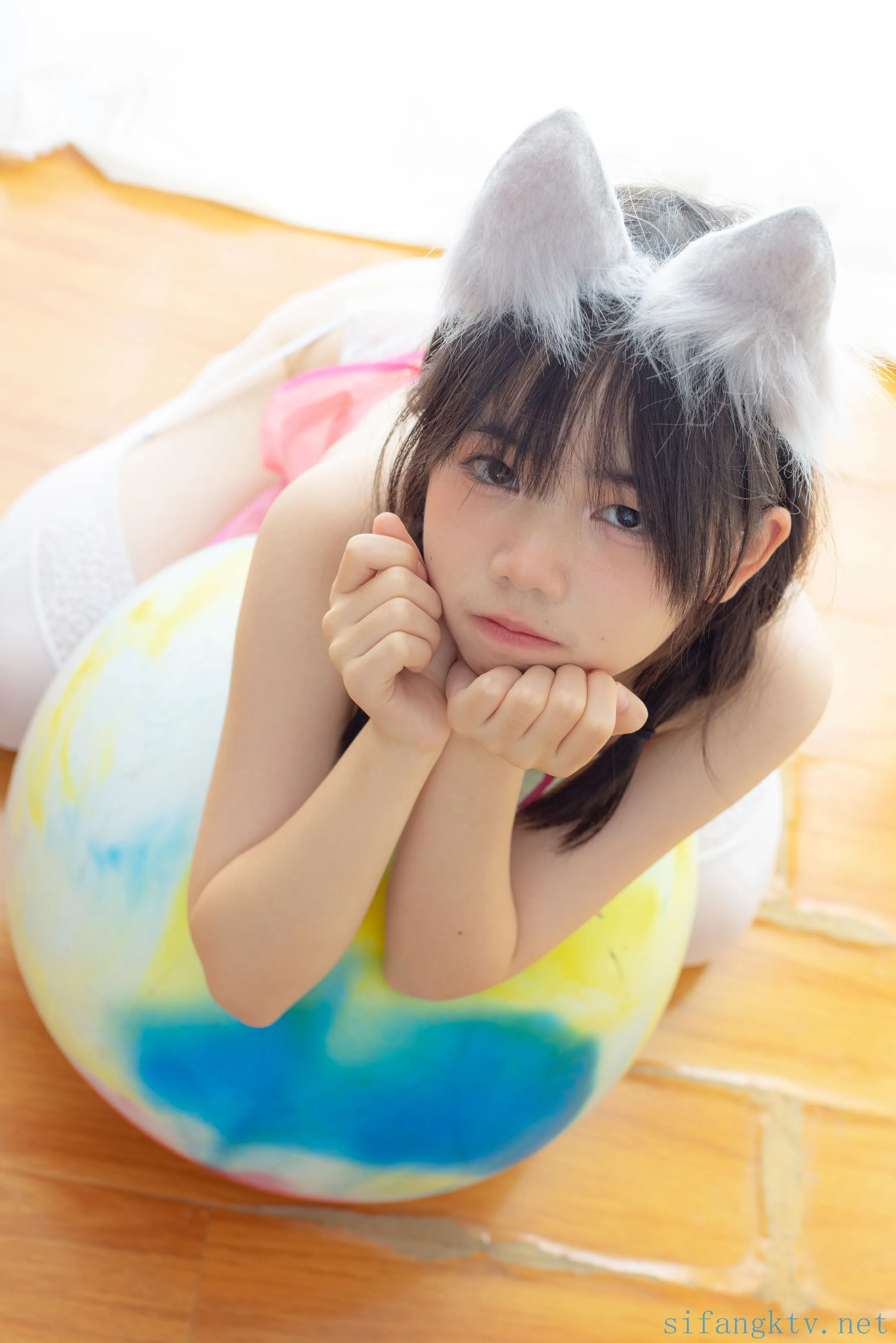 少女秩序小鱼粉红肚兜92P0207网红写真