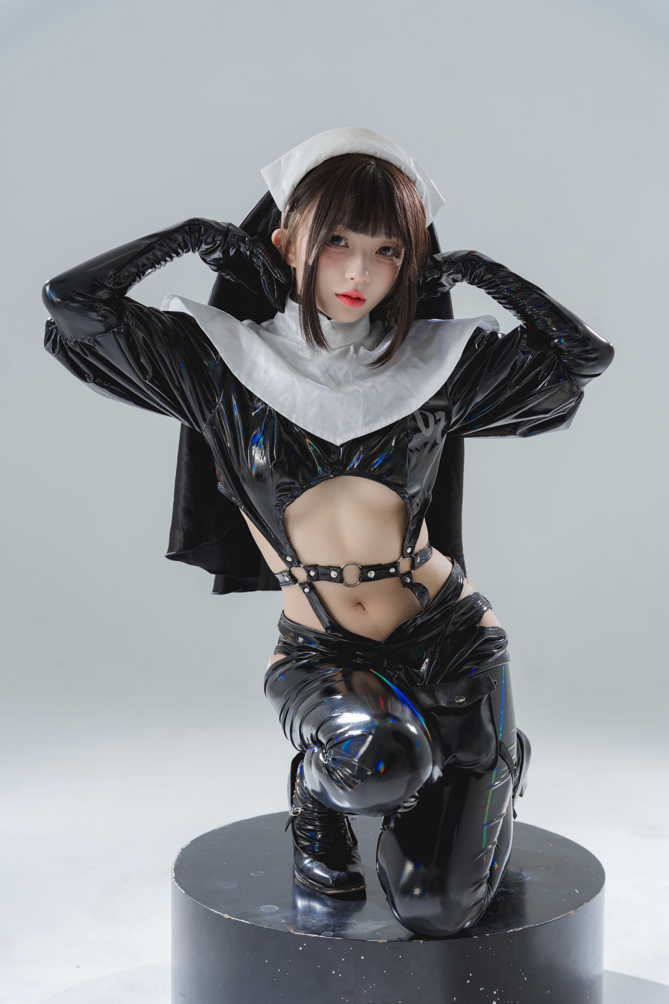 花玲漆皮修女38p10月2打赏群资源原版写真