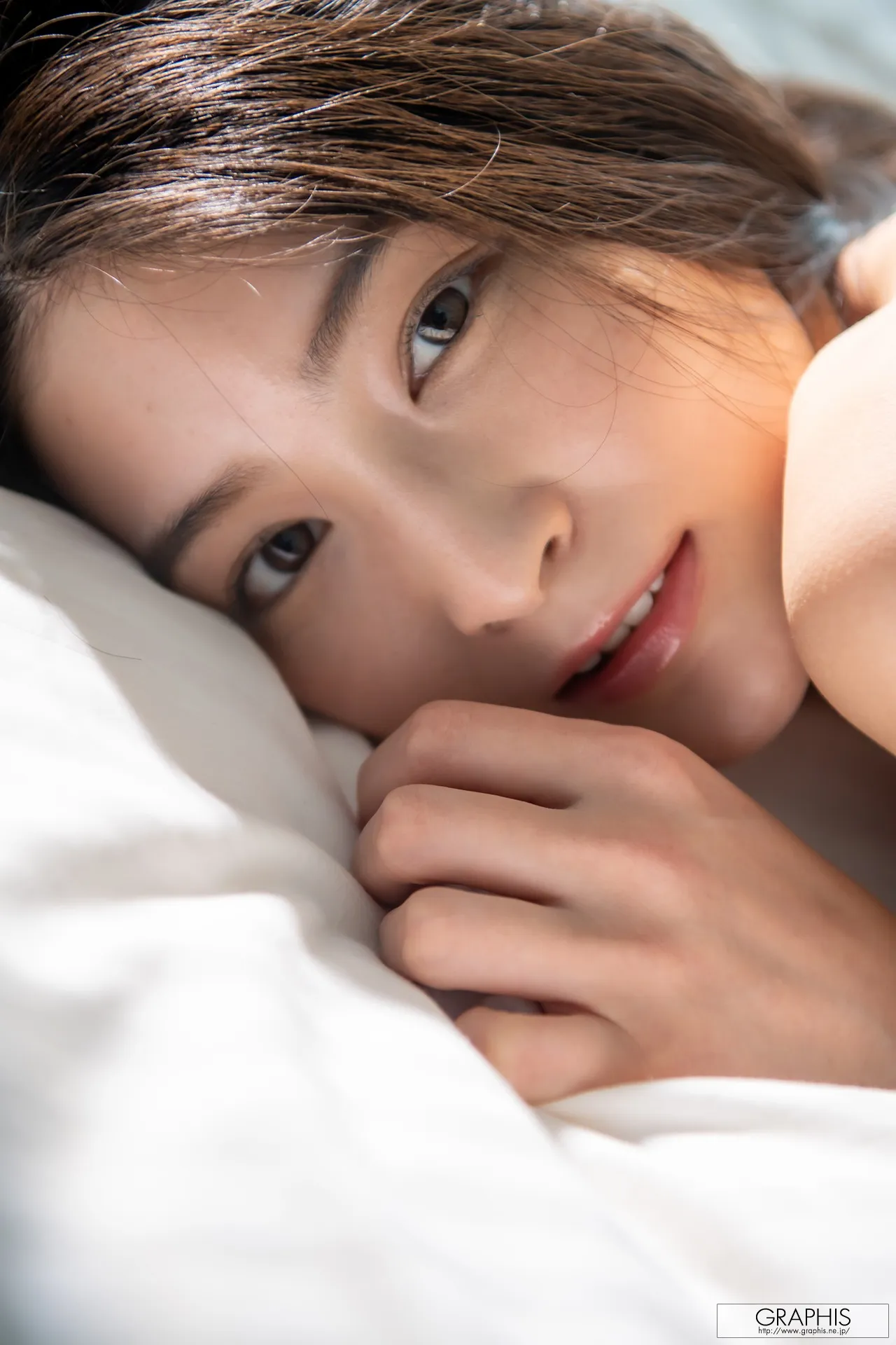 GraphisRAINYSEASONSPECIAL2021本庄鈴161P0617网红写真
