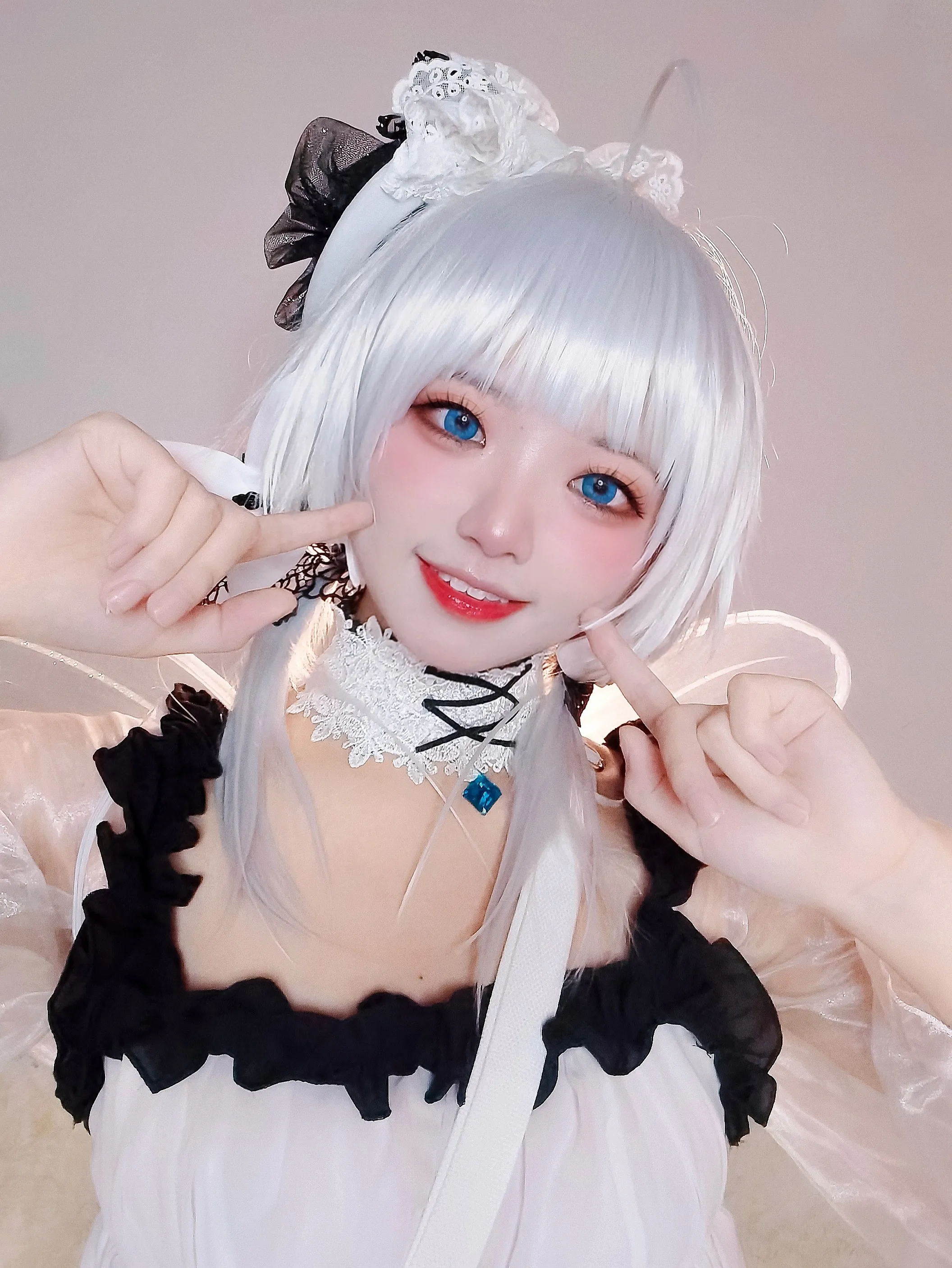 伊喵君_Nya碧蓝航线小光辉19P70MB最新写真